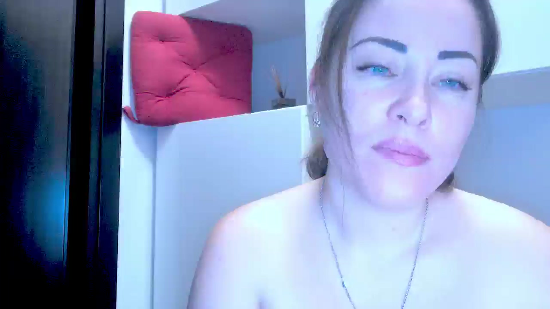 Gallery image thumbnail from Mrsfoxy's myfreecams stream on, 12/22/2025, 16:26 image 5 of 20