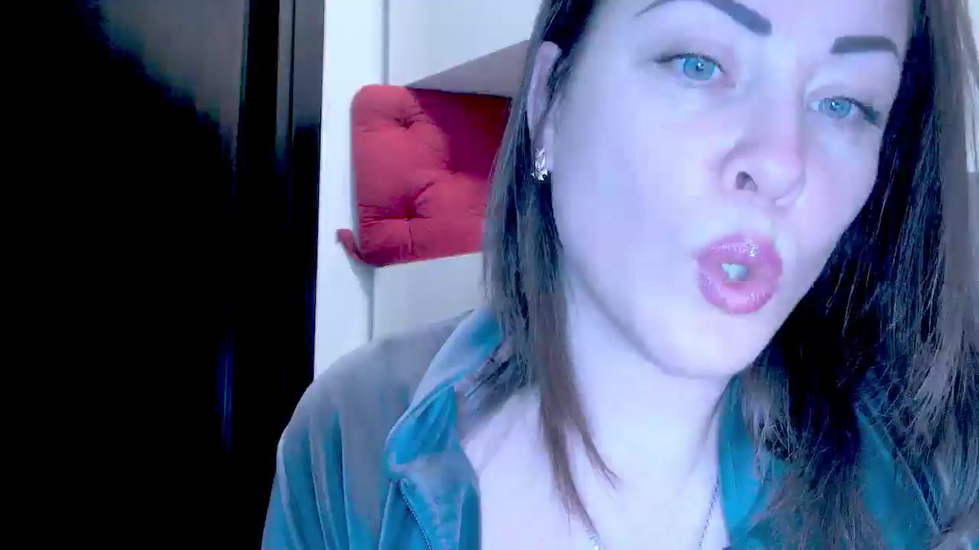 Gallery image thumbnail from Mrsfoxy's myfreecams stream on, 12/29/2025, 14:39 image 13 of 20
