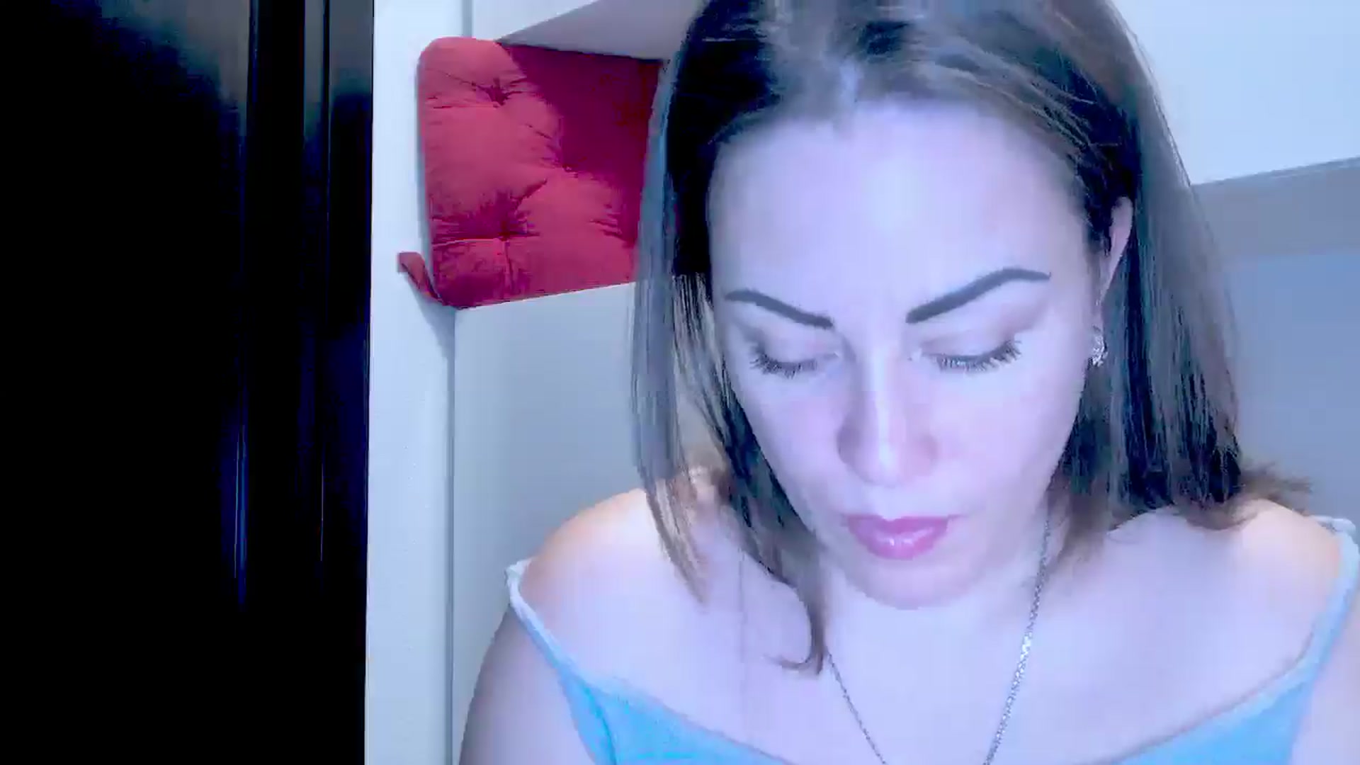 Gallery image thumbnail from Mrsfoxy's myfreecams stream on, 12/29/2025, 15:06 image 15 of 20