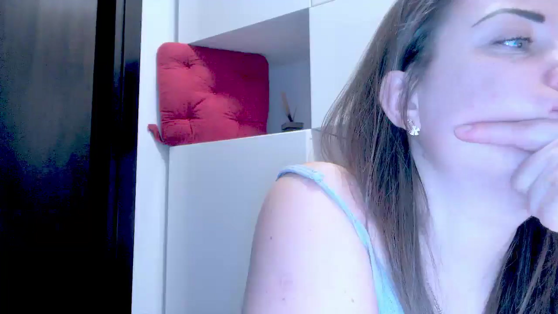 Gallery image thumbnail from Mrsfoxy's myfreecams stream on, 12/29/2025, 15:55 image 17 of 20