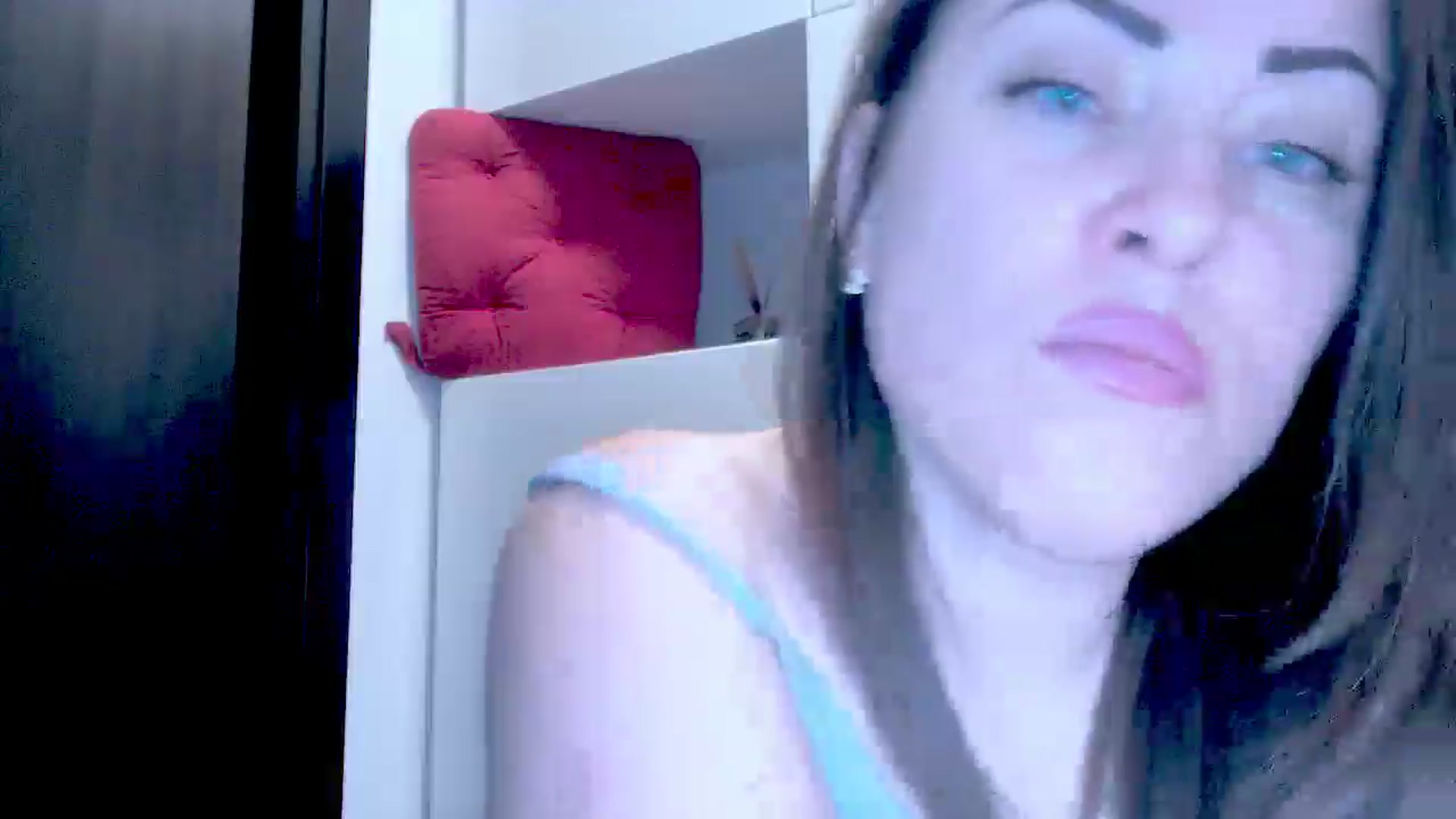 Gallery image thumbnail from Mrsfoxy's myfreecams stream on, 12/29/2025, 15:55 image 14 of 20