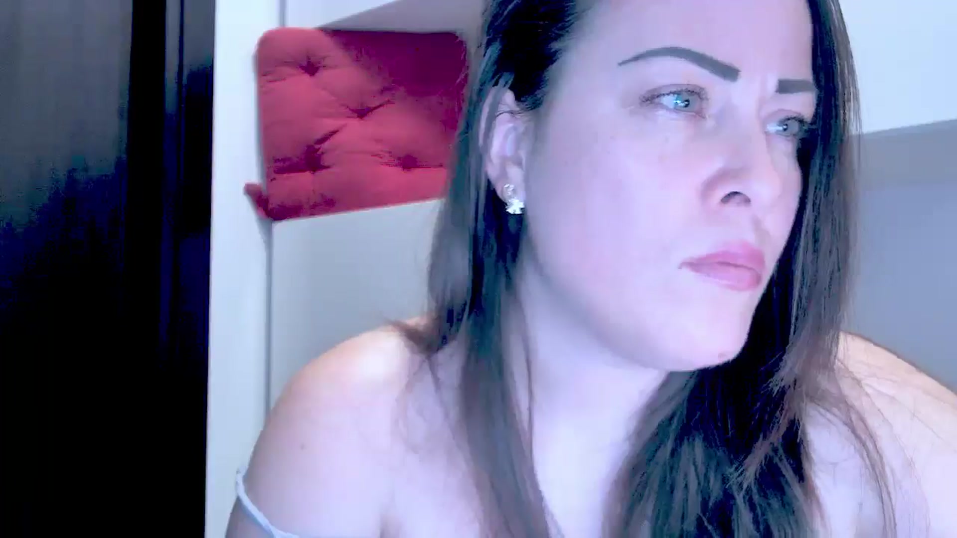 Gallery image thumbnail from Mrsfoxy's myfreecams stream on, 01/05/2026, 16:45 image 17 of 20