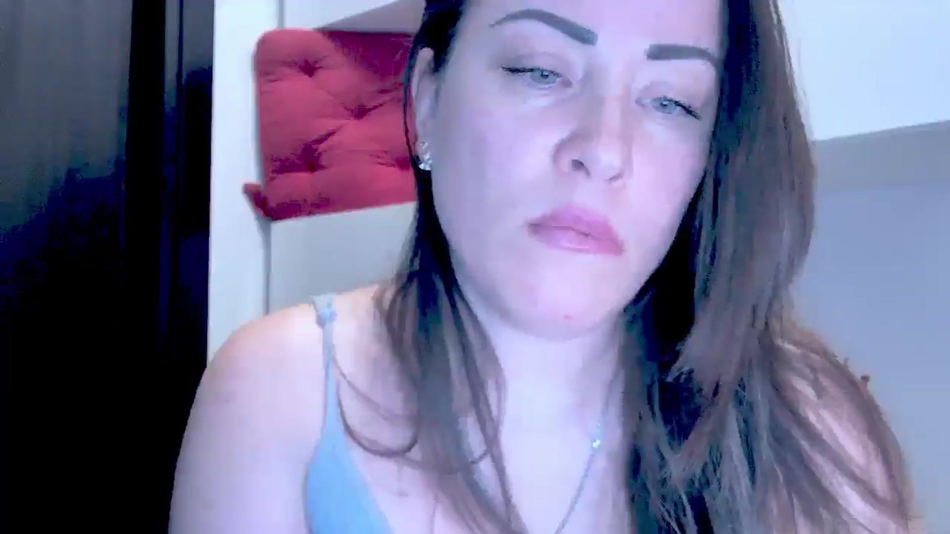 Gallery image thumbnail from Mrsfoxy's myfreecams stream on, 01/05/2026, 16:45 image 14 of 20