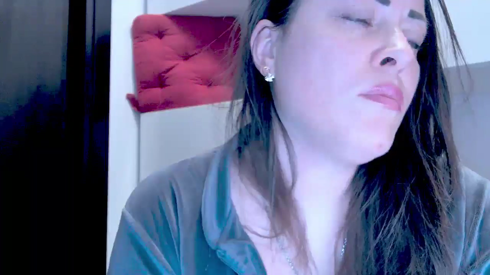 Gallery image thumbnail from Mrsfoxy's myfreecams stream on, 01/05/2026, 16:45 image 6 of 20