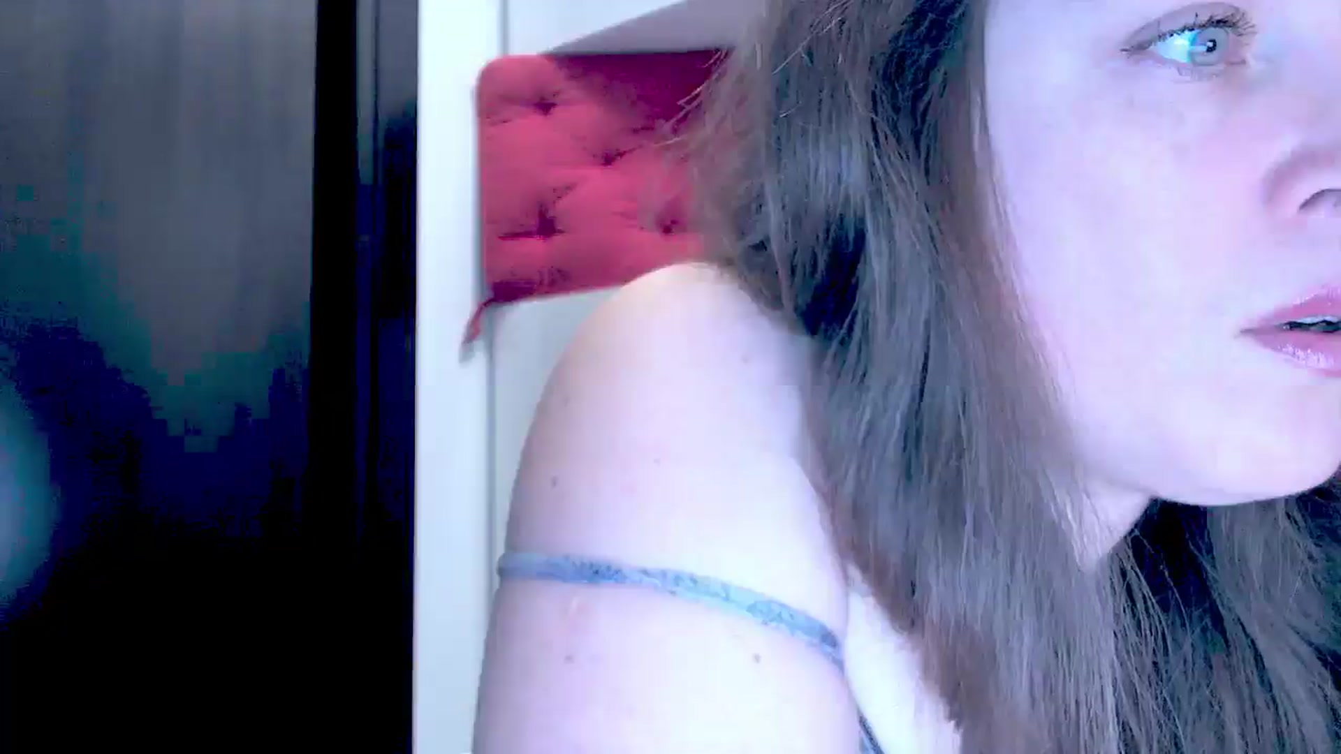 Gallery image thumbnail from Mrsfoxy's myfreecams stream on, 01/06/2026, 15:30 image 9 of 20