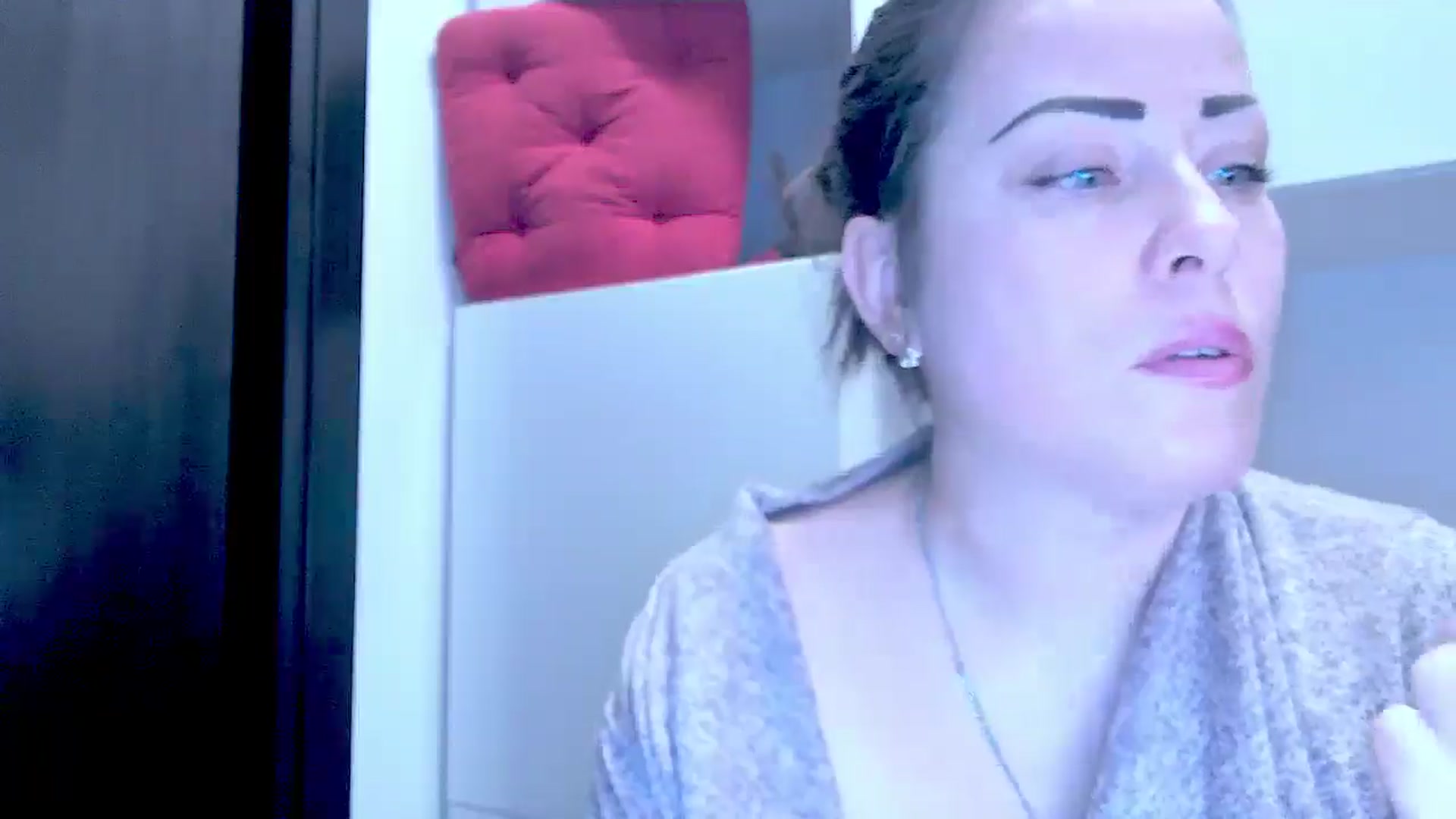 Gallery image thumbnail from Mrsfoxy's myfreecams stream on, 01/07/2026, 16:19 image 19 of 20