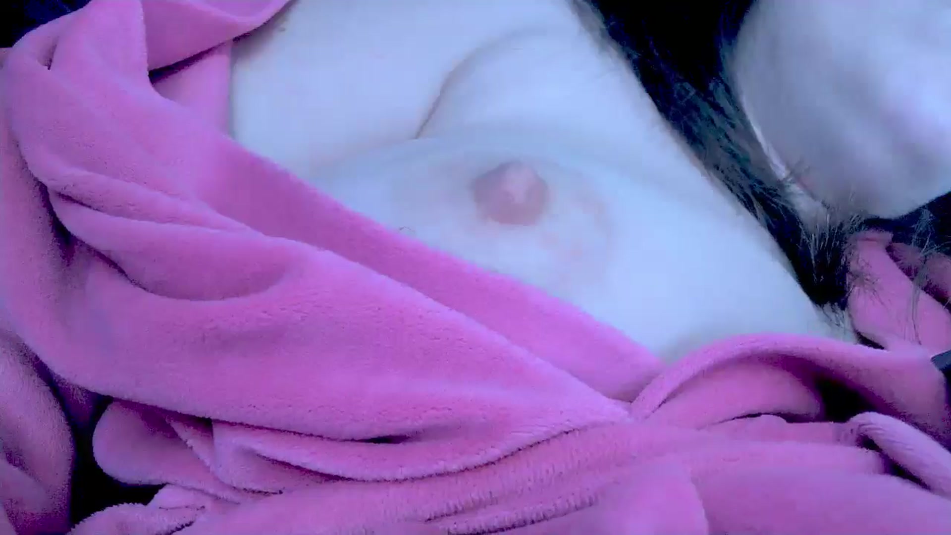 Gallery image thumbnail from Mrsfoxy's myfreecams stream on, 01/08/2026, 15:28 image 20 of 20