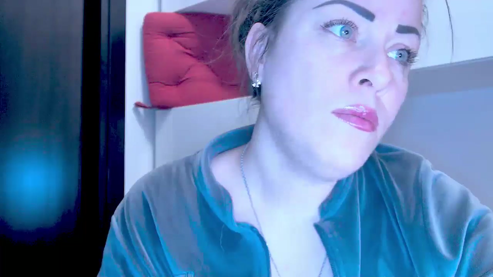 Gallery image thumbnail from Mrsfoxy's myfreecams stream on, 01/14/2026, 14:39 image 7 of 20