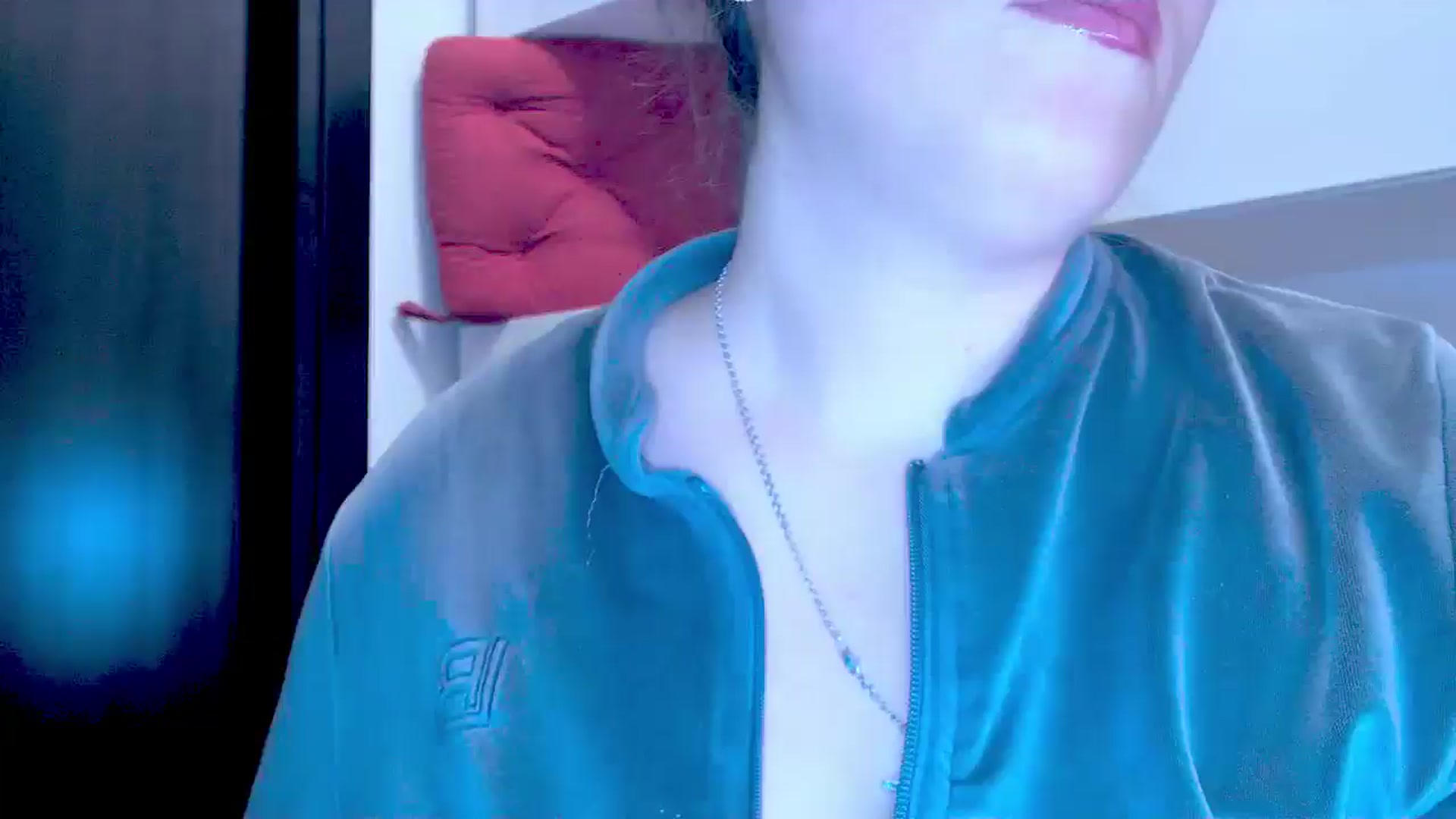 Gallery image thumbnail from Mrsfoxy's myfreecams stream on, 01/14/2026, 14:39 image 15 of 20