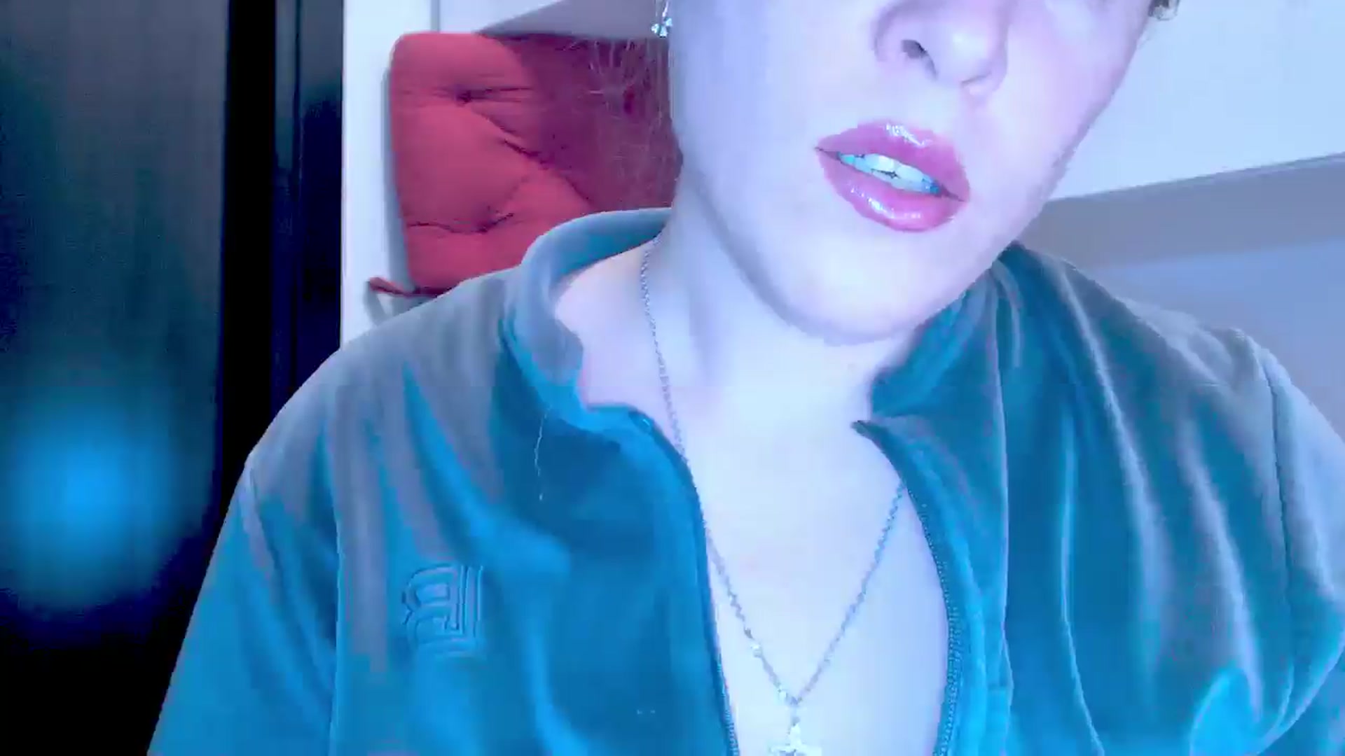 Gallery image thumbnail from Mrsfoxy's myfreecams stream on, 01/14/2026, 14:39 image 16 of 20