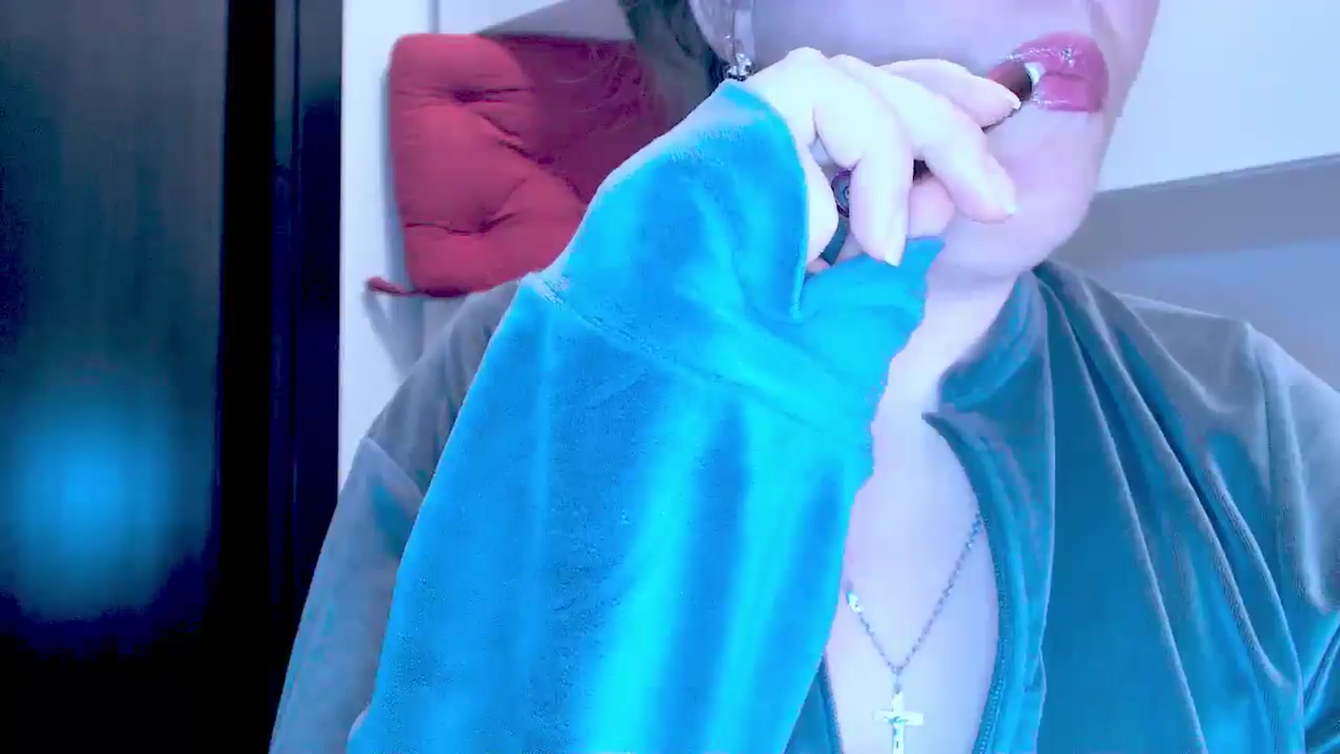 Gallery image thumbnail from Mrsfoxy's myfreecams stream on, 01/14/2026, 14:39 image 5 of 20