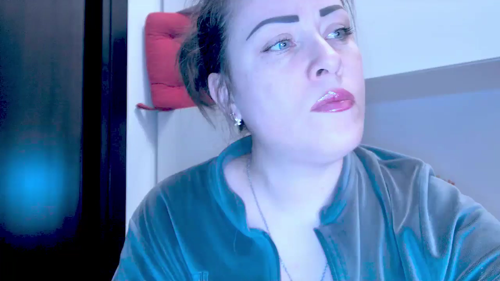 Gallery image thumbnail from Mrsfoxy's myfreecams stream on, 01/14/2026, 14:39 image 10 of 20