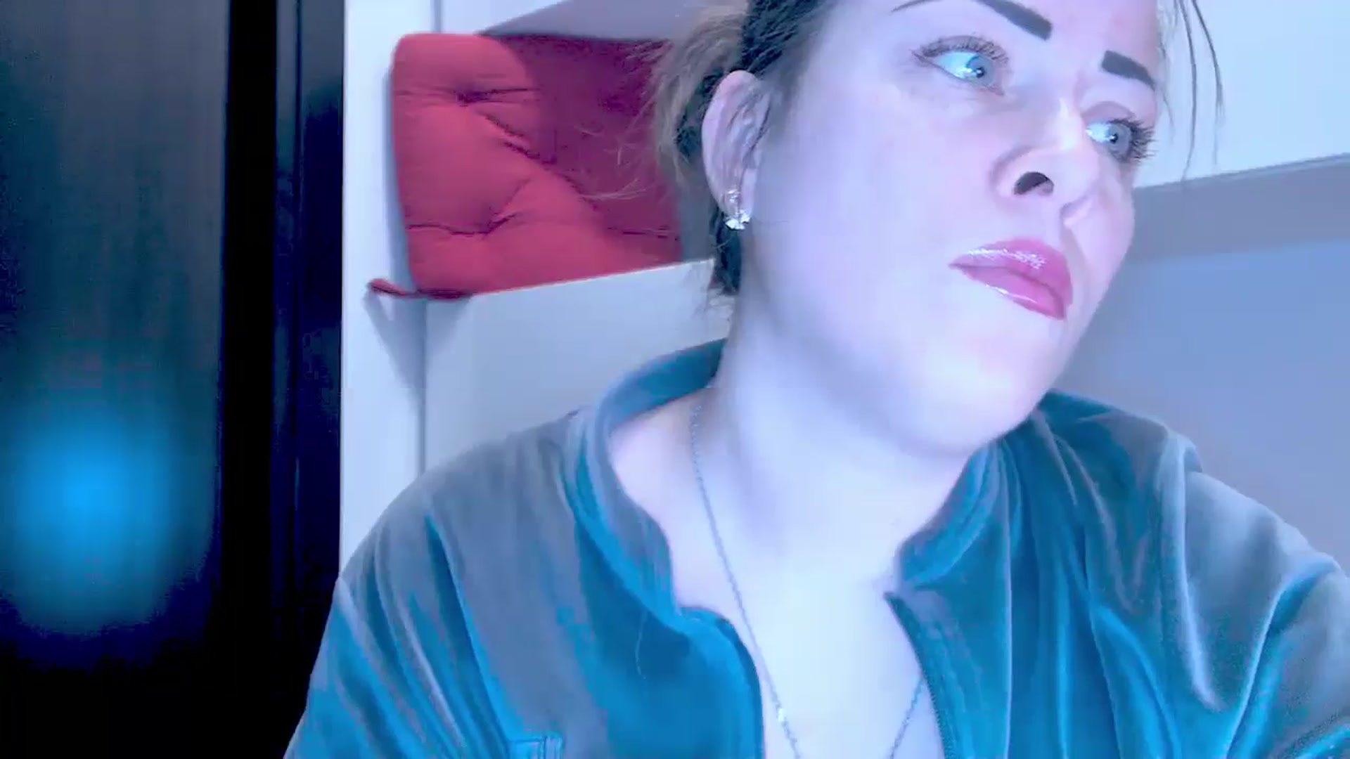 Gallery image thumbnail from Mrsfoxy's myfreecams stream on, 01/14/2026, 14:39 image 8 of 20