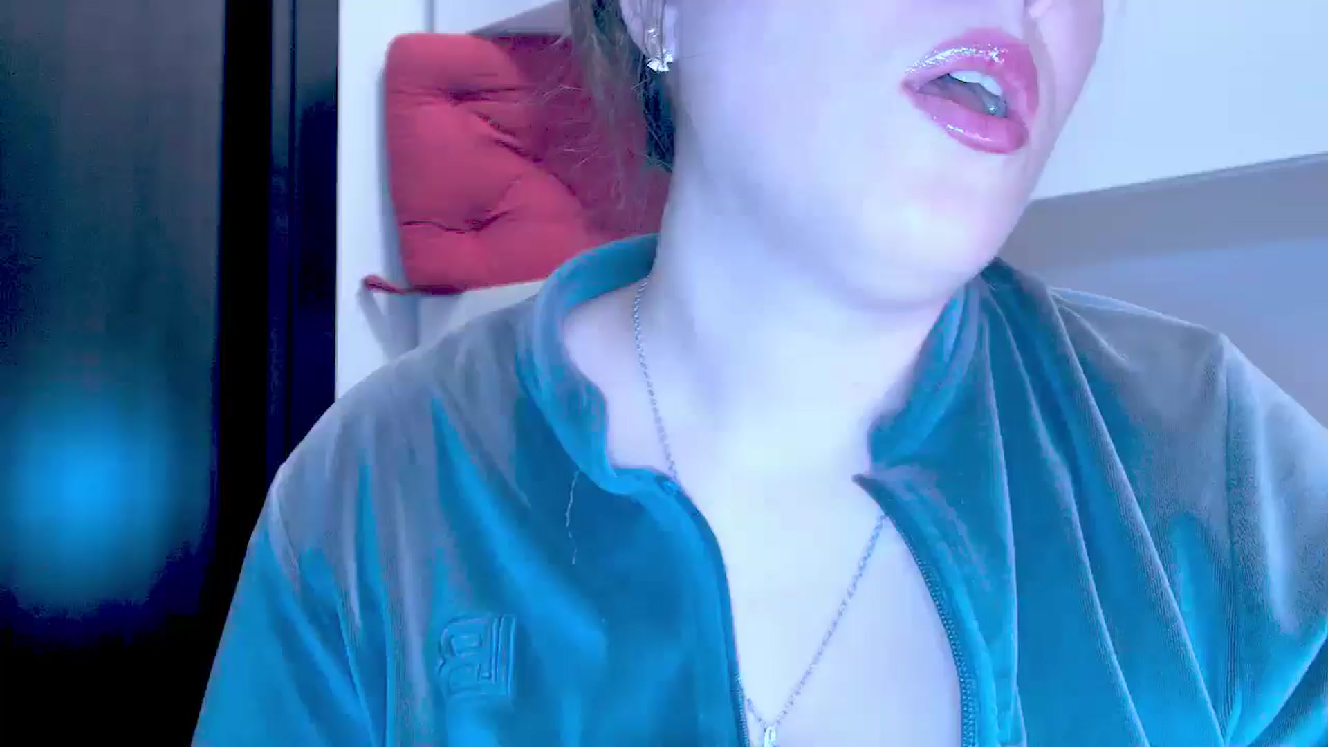 Gallery image thumbnail from Mrsfoxy's myfreecams stream on, 01/14/2026, 14:39 image 18 of 20