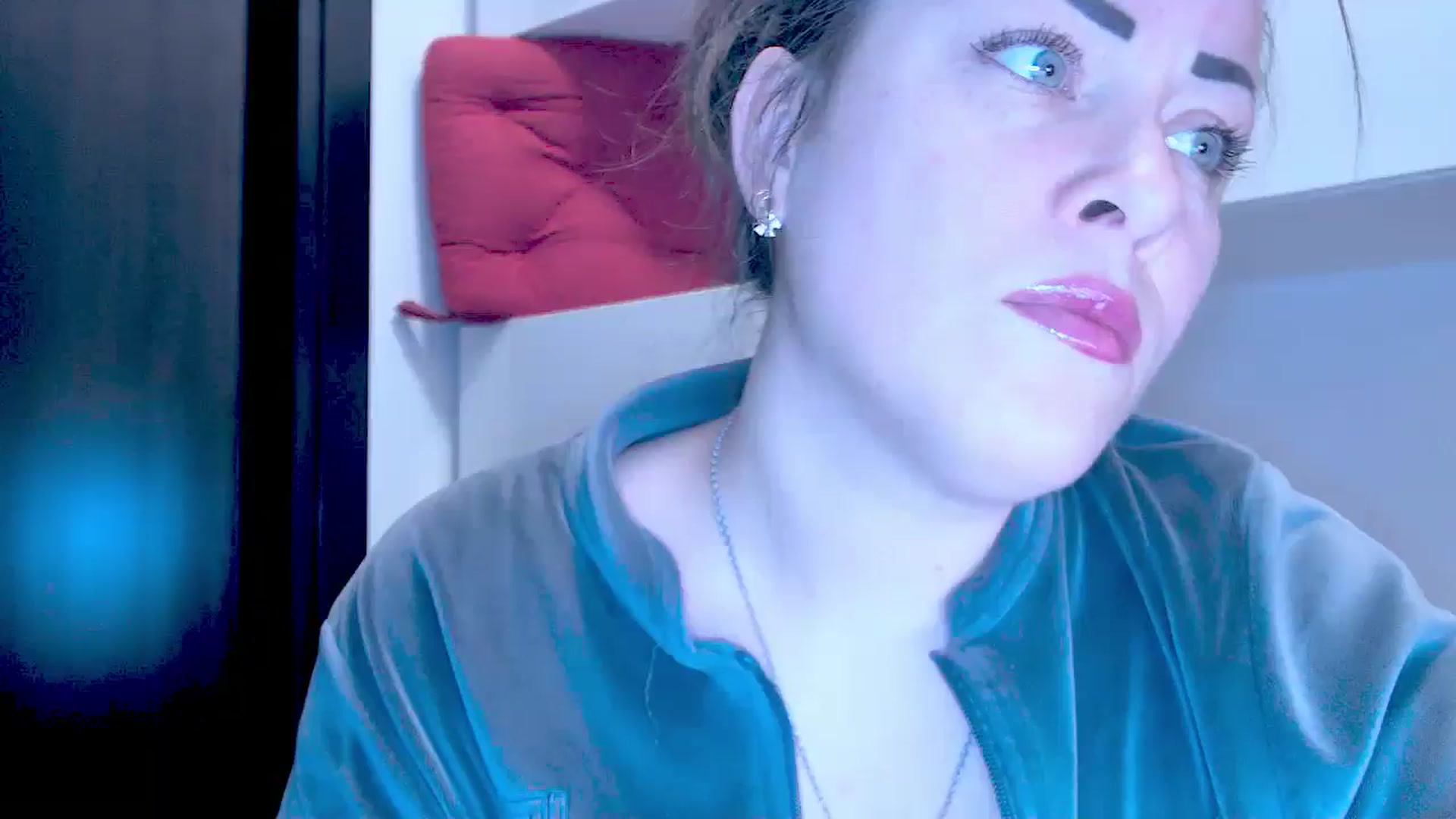 Gallery image thumbnail from Mrsfoxy's myfreecams stream on, 01/14/2026, 14:39 image 6 of 20