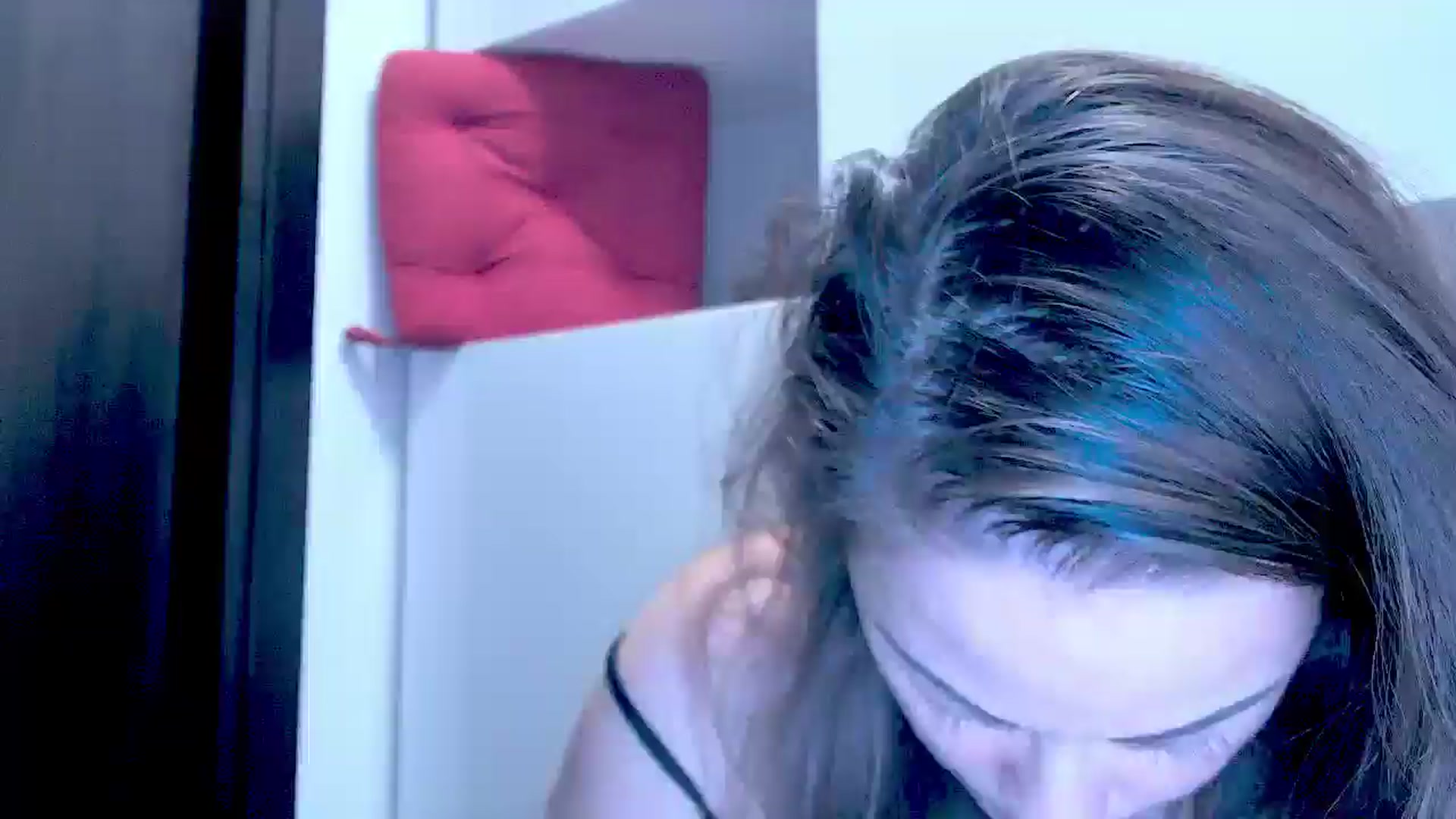 Gallery image thumbnail from Mrsfoxy's myfreecams stream on, 01/14/2026, 16:25 image 14 of 20