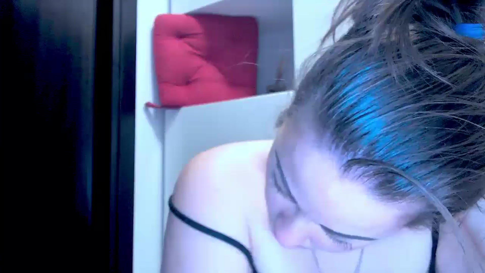 Gallery image thumbnail from Mrsfoxy's myfreecams stream on, 01/14/2026, 16:25 image 8 of 20
