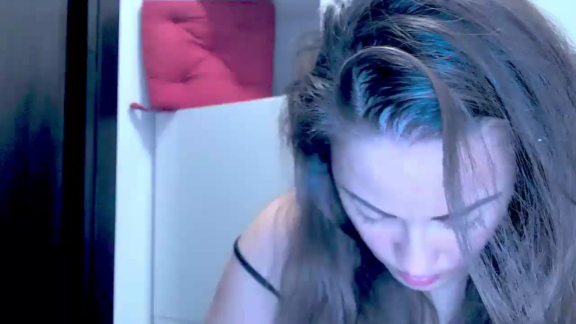 Gallery image thumbnail from Mrsfoxy's myfreecams stream on, 01/14/2026, 16:25 image 11 of 20