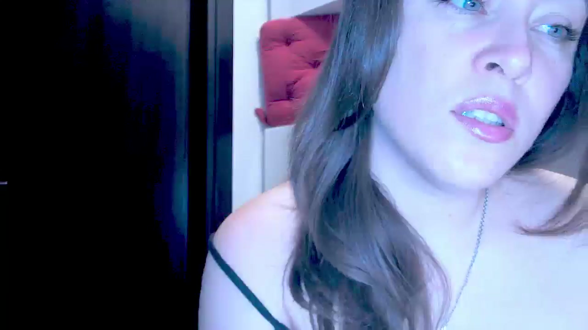 Gallery image thumbnail from Mrsfoxy's myfreecams stream on, 01/16/2026, 15:36 image 13 of 20