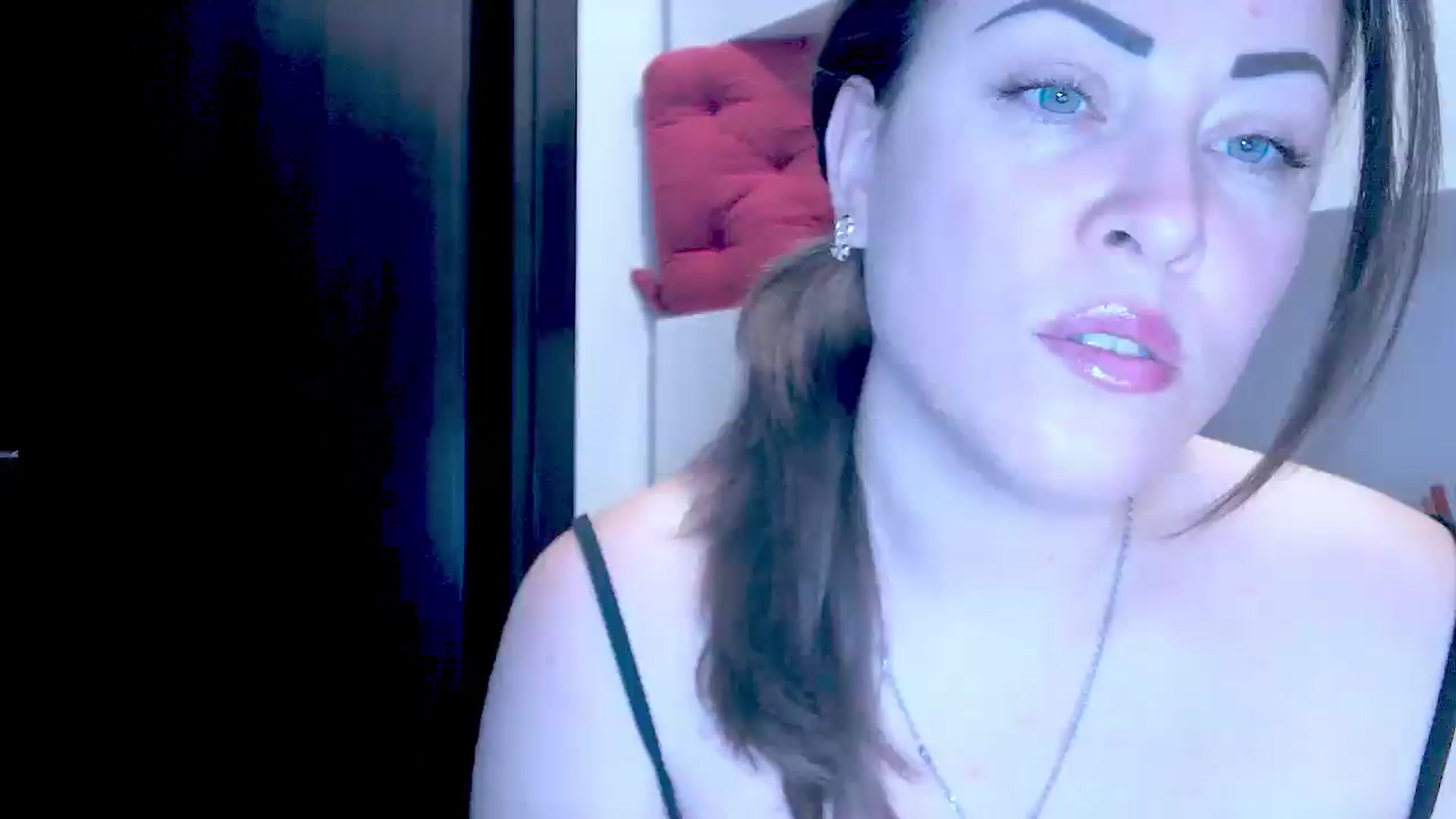 Gallery image thumbnail from Mrsfoxy's myfreecams stream on, 01/16/2026, 15:36 image 12 of 20