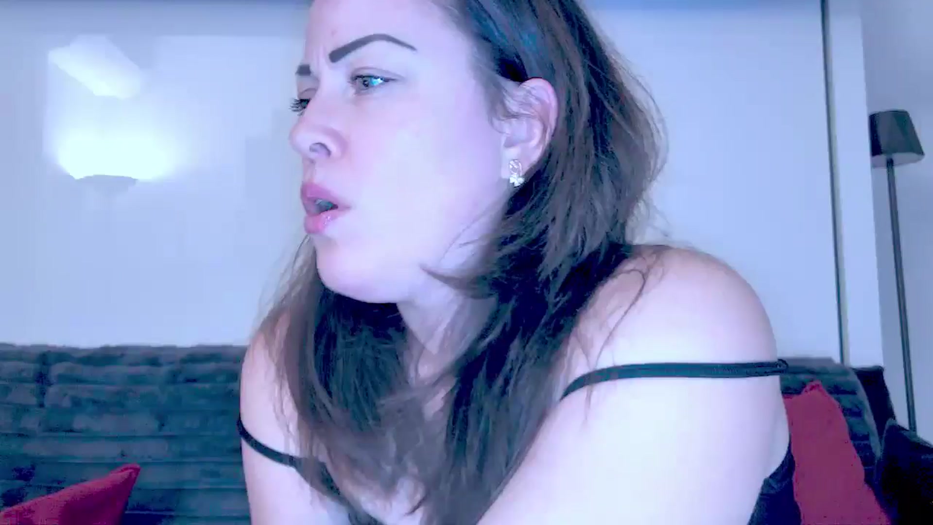 Gallery image thumbnail from Mrsfoxy's myfreecams stream on, 01/16/2026, 16:21 image 15 of 20