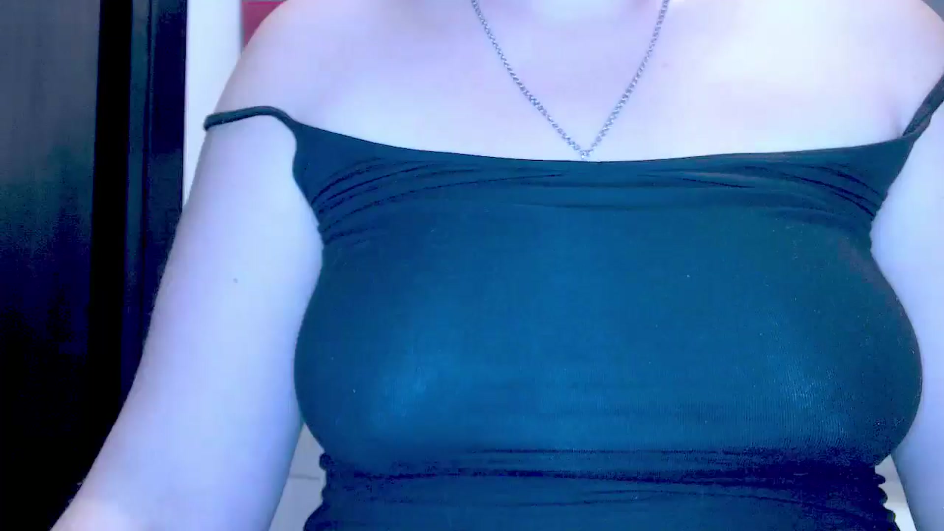 Gallery image thumbnail from Mrsfoxy's myfreecams stream on, 01/21/2026, 16:33 image 15 of 20