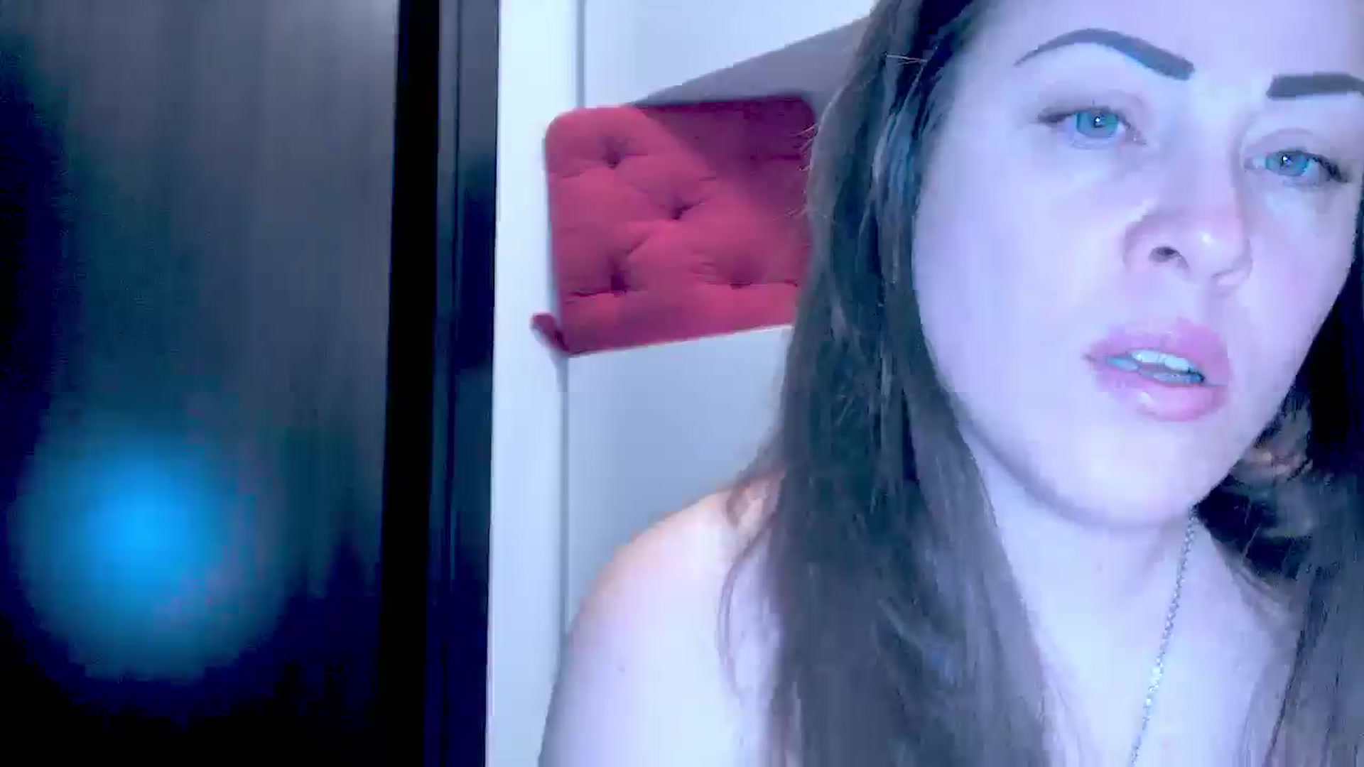 Gallery image thumbnail from Mrsfoxy's myfreecams stream on, 01/28/2026, 16:36 image 15 of 20