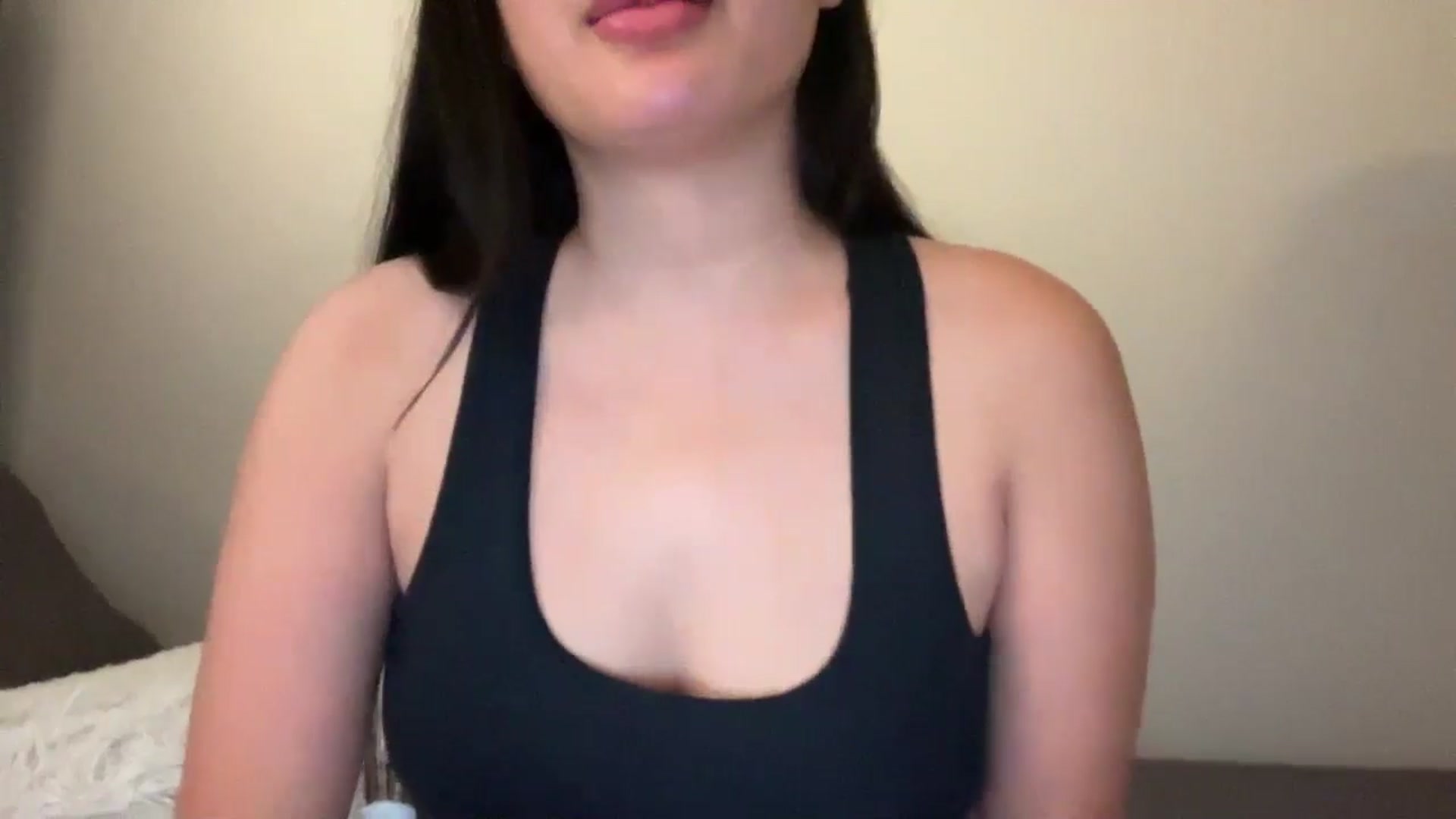 Gallery image thumbnail from MsAkira's myfreecams stream on, 08/20/2024, 15:44 image 11 of 20