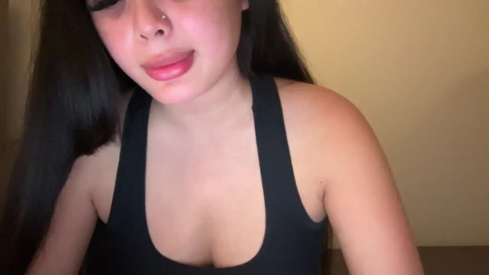 Gallery image thumbnail from MsAkira's myfreecams stream on, 08/29/2024, 24:32 image 2 of 20
