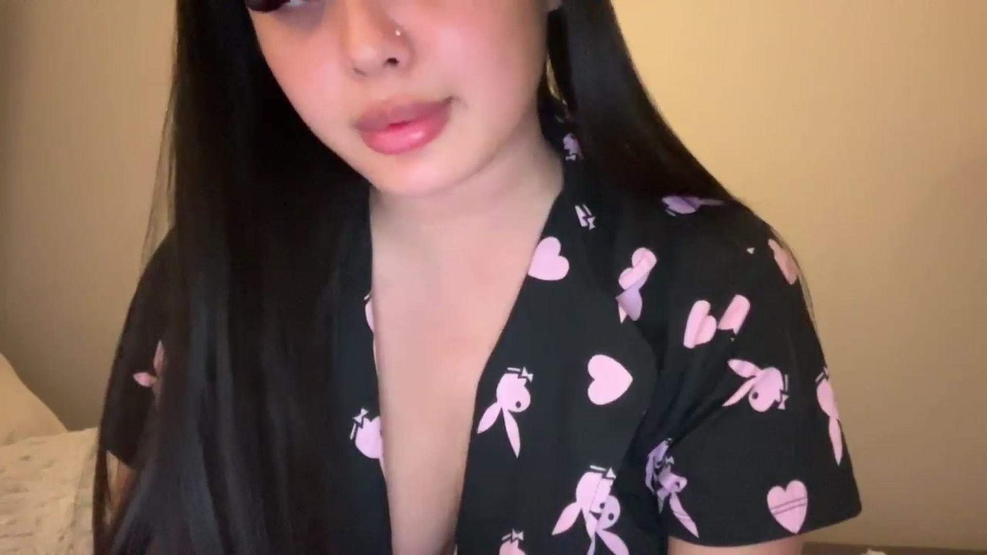 Gallery image thumbnail from MsAkira's myfreecams stream on, 09/18/2024, 02:00 image 17 of 20