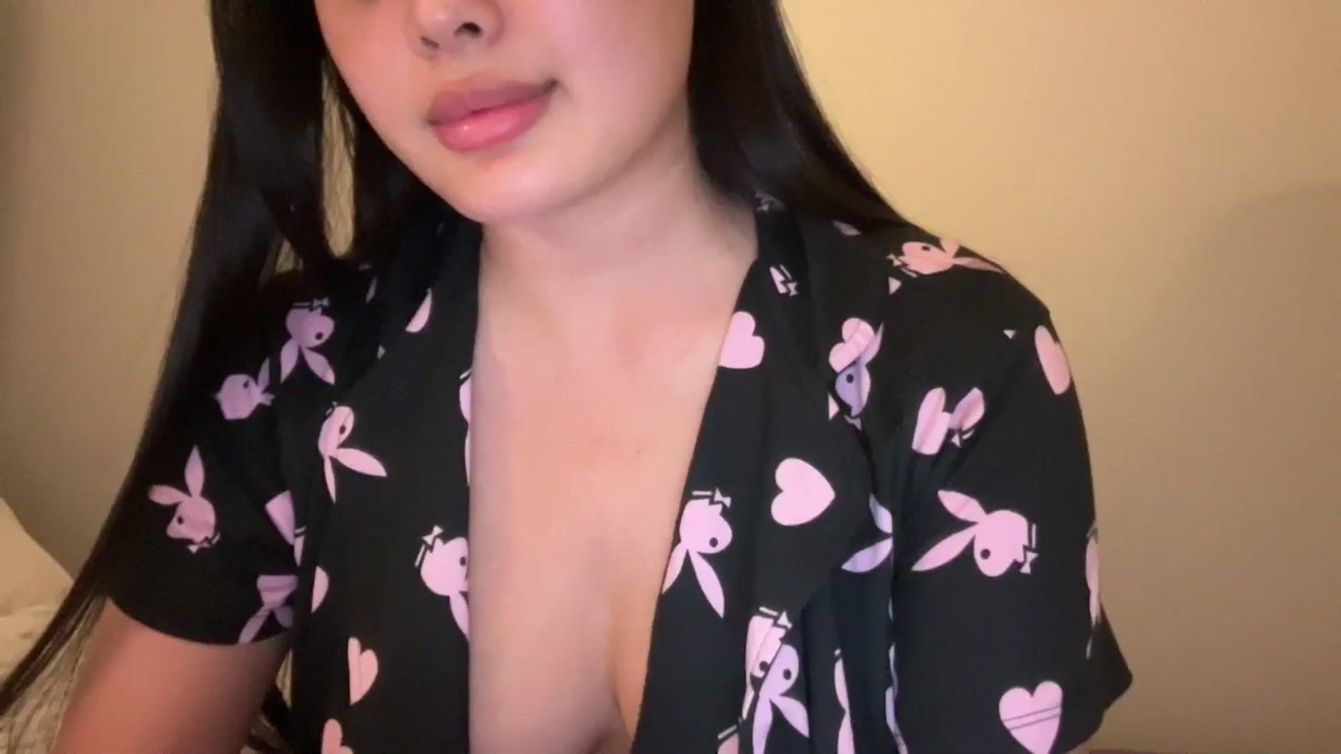 Gallery image thumbnail from MsAkira's myfreecams stream on, 09/18/2024, 02:00 image 12 of 20