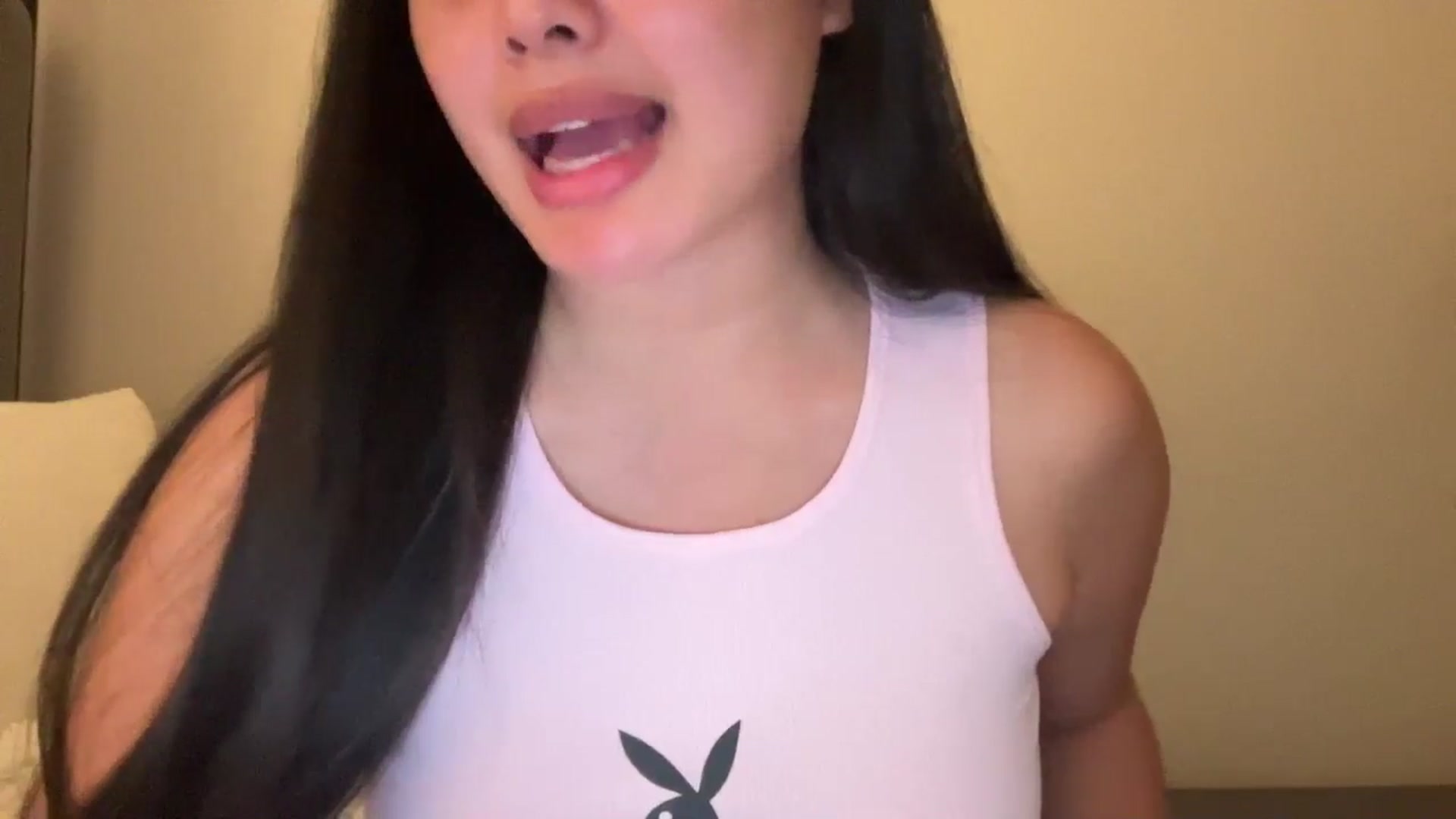 Gallery image thumbnail from MsAkira's myfreecams stream on, 09/27/2024, 03:21 image 4 of 20