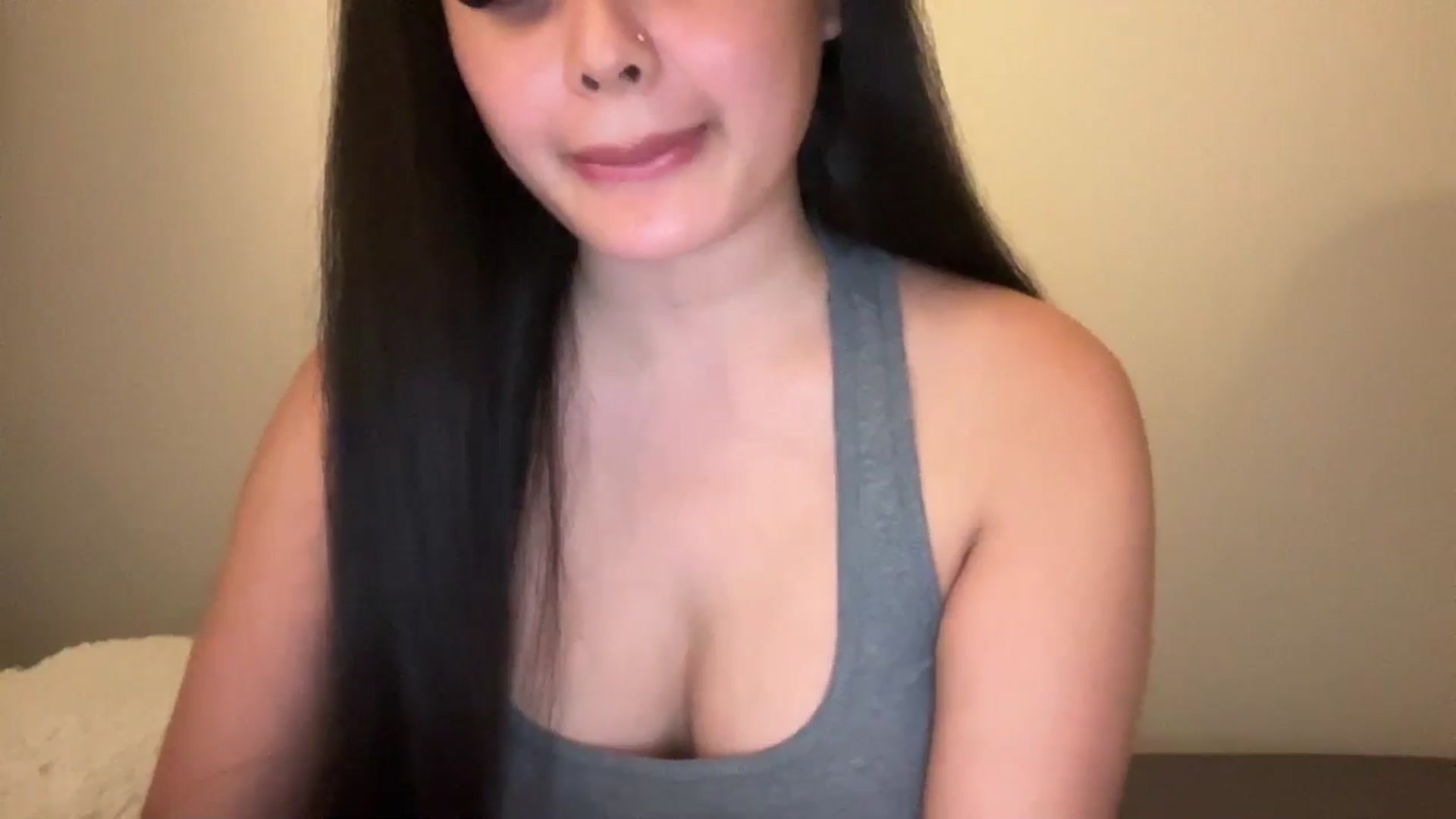 Gallery image thumbnail from MsAkira's myfreecams stream on, 10/03/2024, 03:25 image 18 of 20