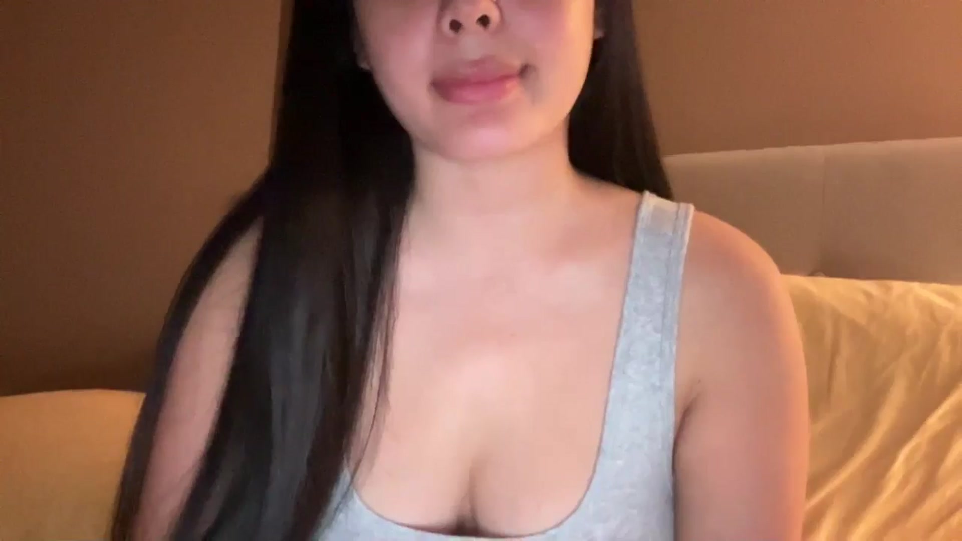 Gallery image thumbnail from MsAkira's myfreecams stream on, 10/06/2024, 15:28 image 16 of 20
