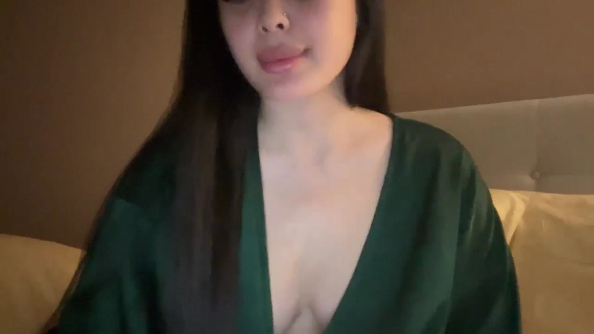 Gallery image thumbnail from MsAkira's myfreecams stream on, 10/09/2024, 18:10 image 2 of 20