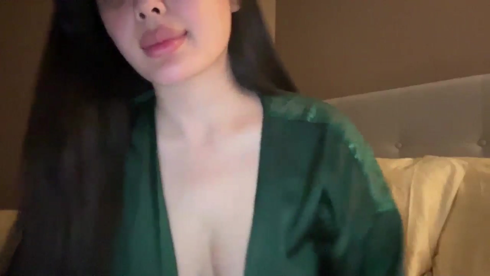 Gallery image thumbnail from MsAkira's myfreecams stream on, 10/09/2024, 18:10 image 13 of 20