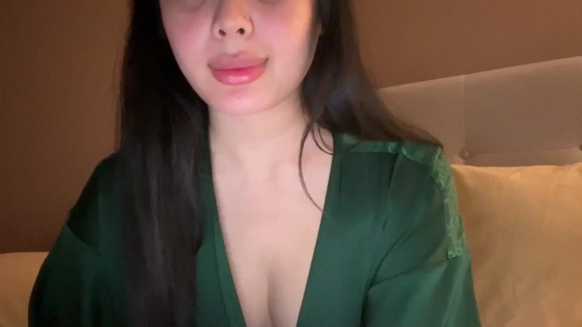 Gallery image thumbnail from MsAkira's myfreecams stream on, 10/10/2024, 03:09 image 17 of 20