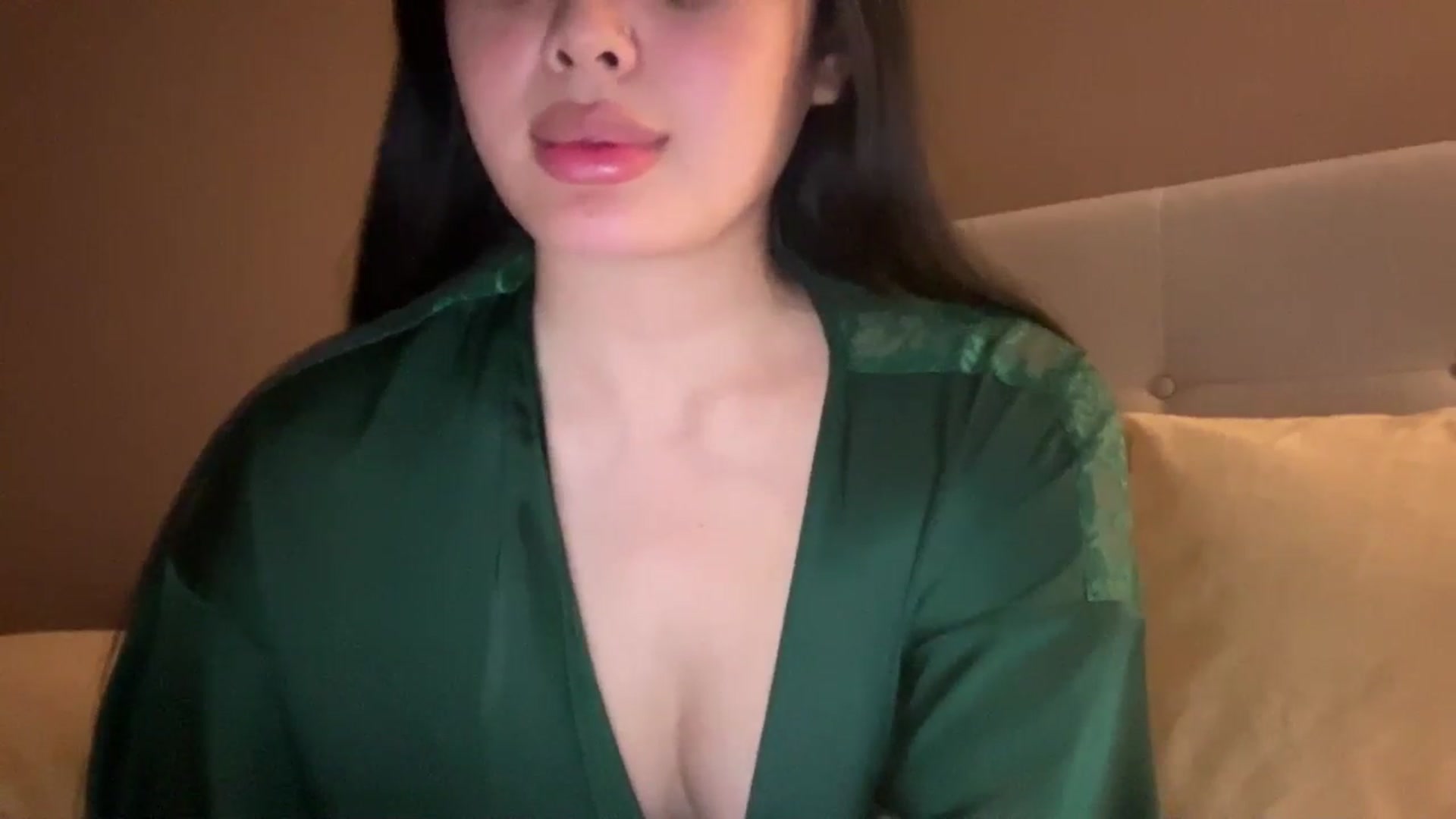 Gallery image thumbnail from MsAkira's myfreecams stream on, 10/10/2024, 03:09 image 18 of 20