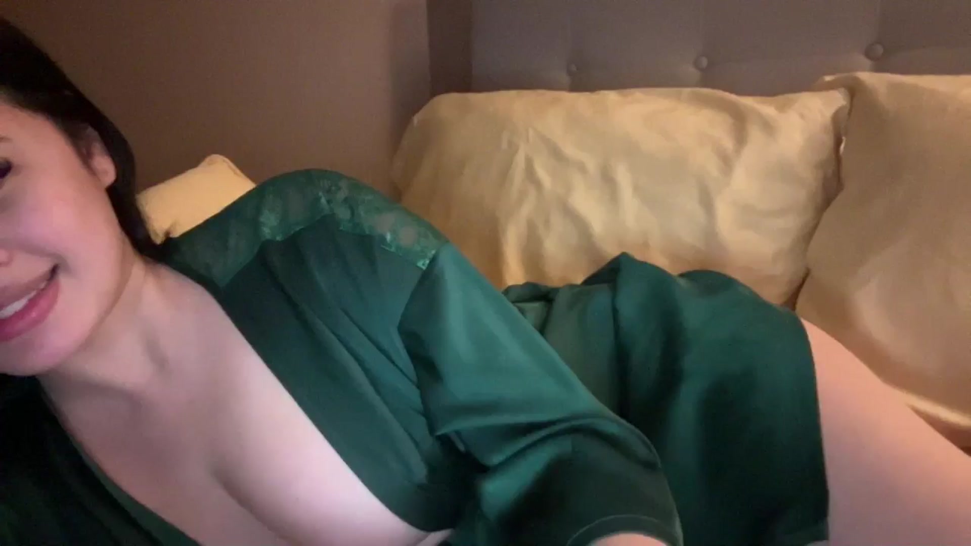 Gallery image thumbnail from MsAkira's myfreecams stream on, 10/10/2024, 03:09 image 7 of 20