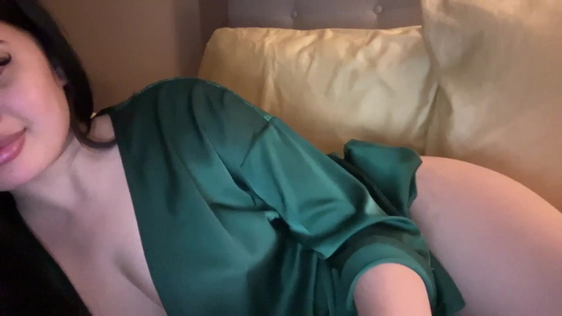 Gallery image thumbnail from MsAkira's myfreecams stream on, 10/10/2024, 06:07 image 20 of 20