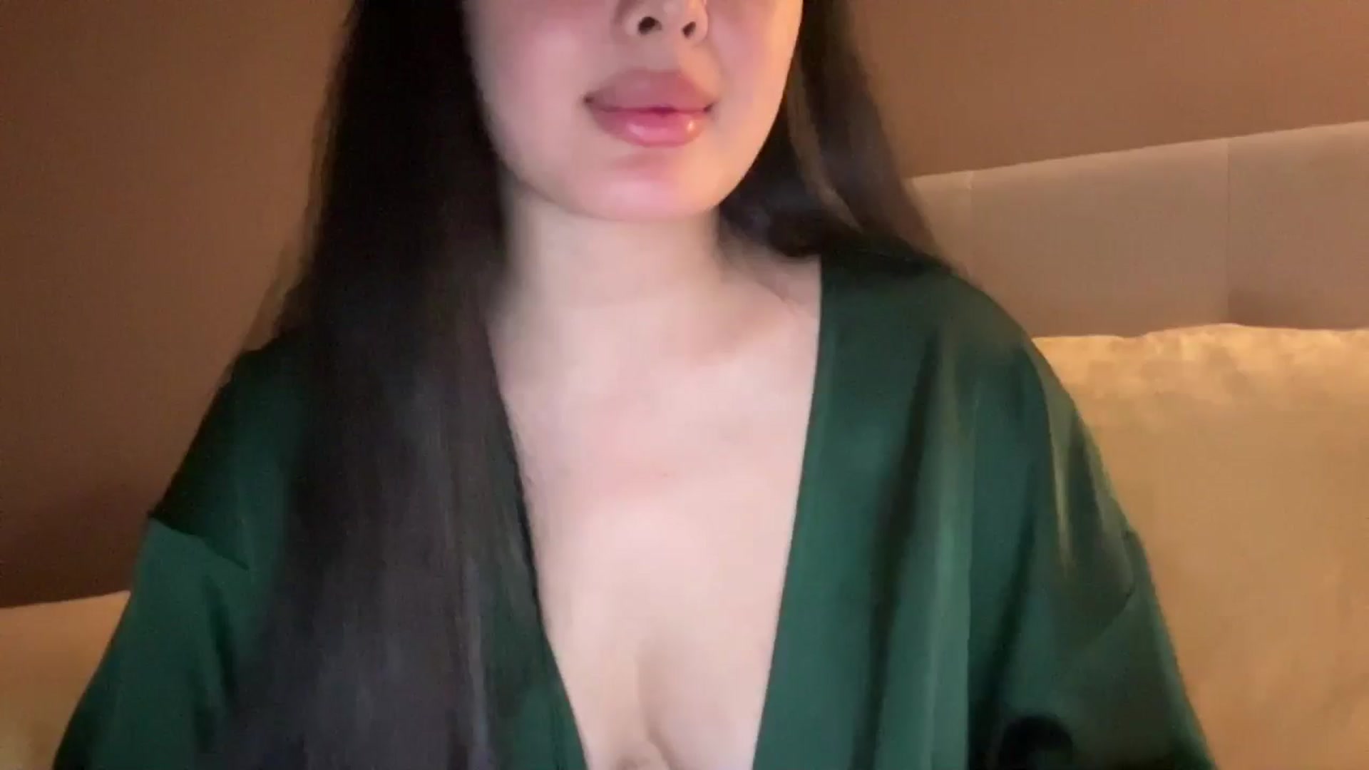 Gallery image thumbnail from MsAkira's myfreecams stream on, 10/10/2024, 06:26 image 20 of 20