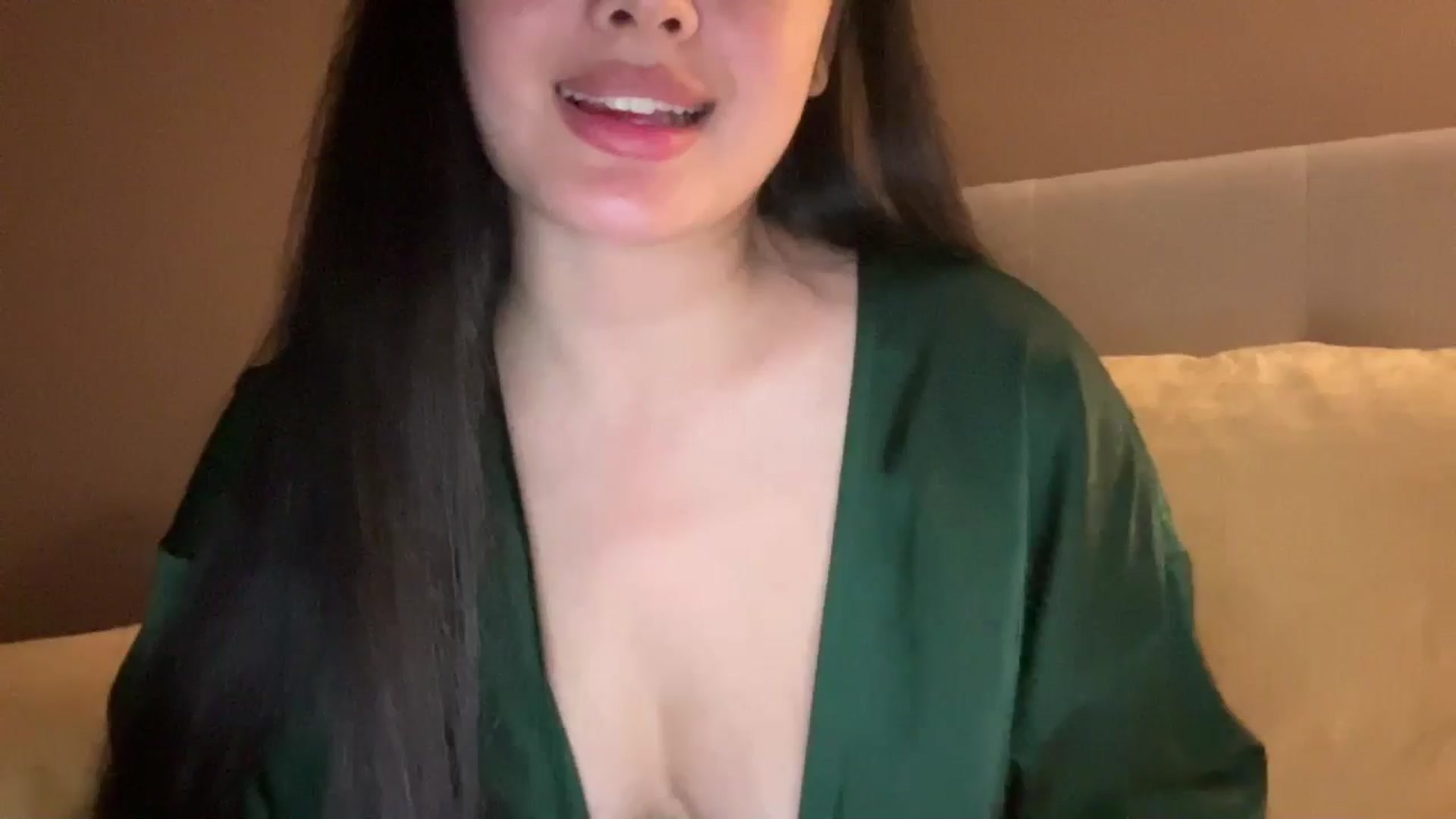 Gallery image thumbnail from MsAkira's myfreecams stream on, 10/10/2024, 06:26 image 19 of 20