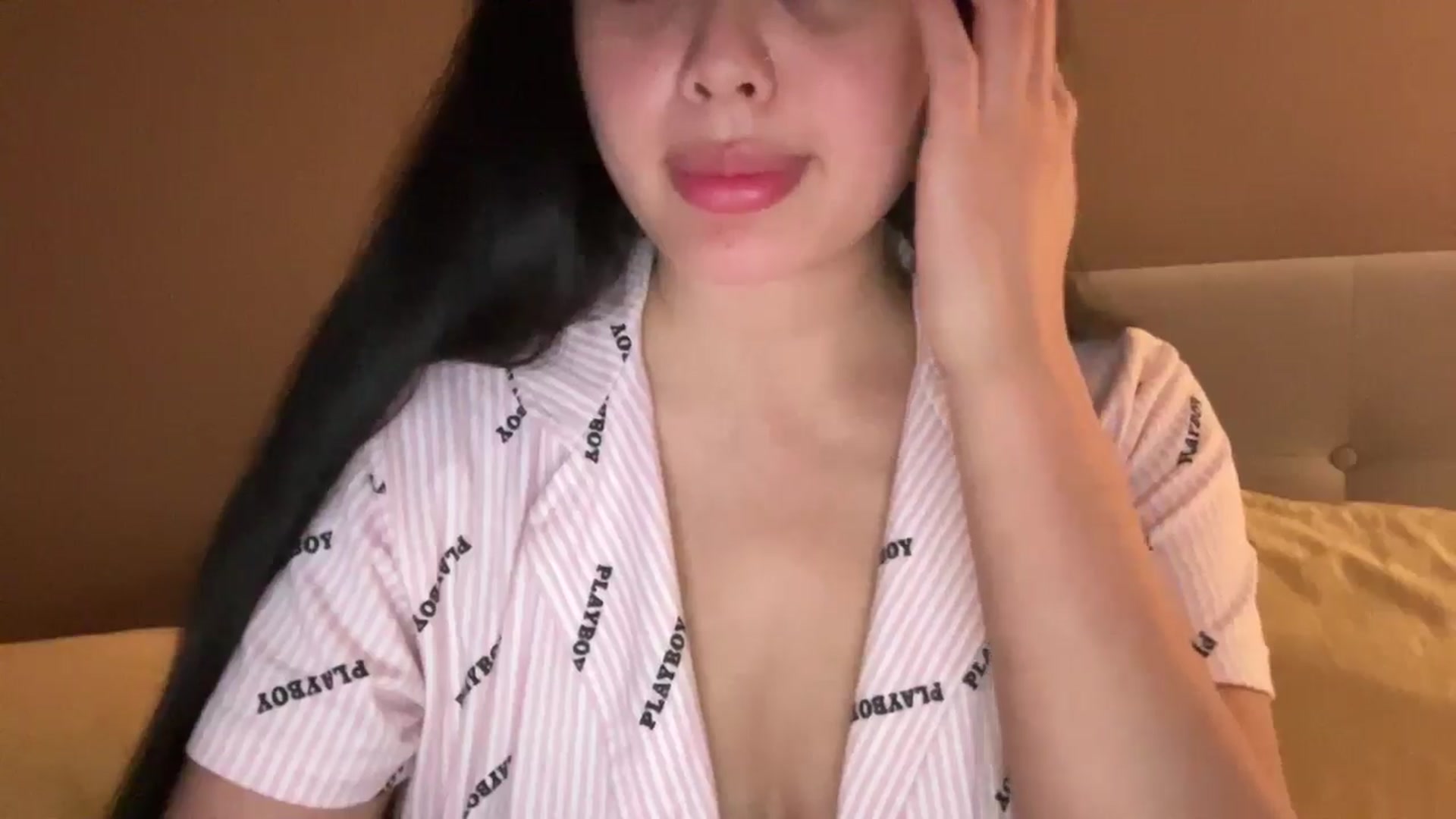 Gallery image thumbnail from MsAkira's myfreecams stream on, 10/11/2024, 05:45 image 4 of 20