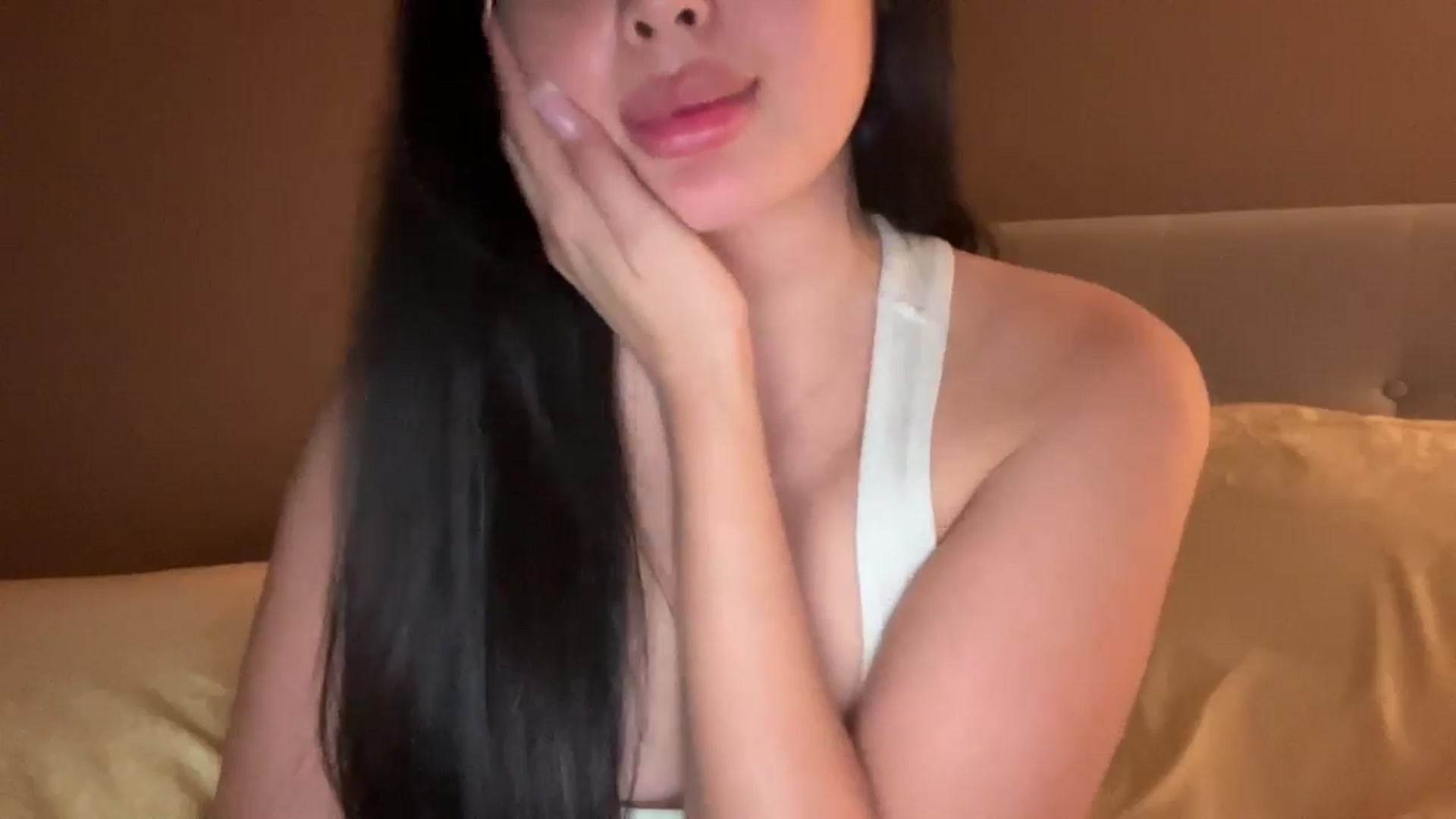 Gallery image thumbnail from MsAkira's myfreecams stream on, 10/13/2024, 08:00 image 11 of 20