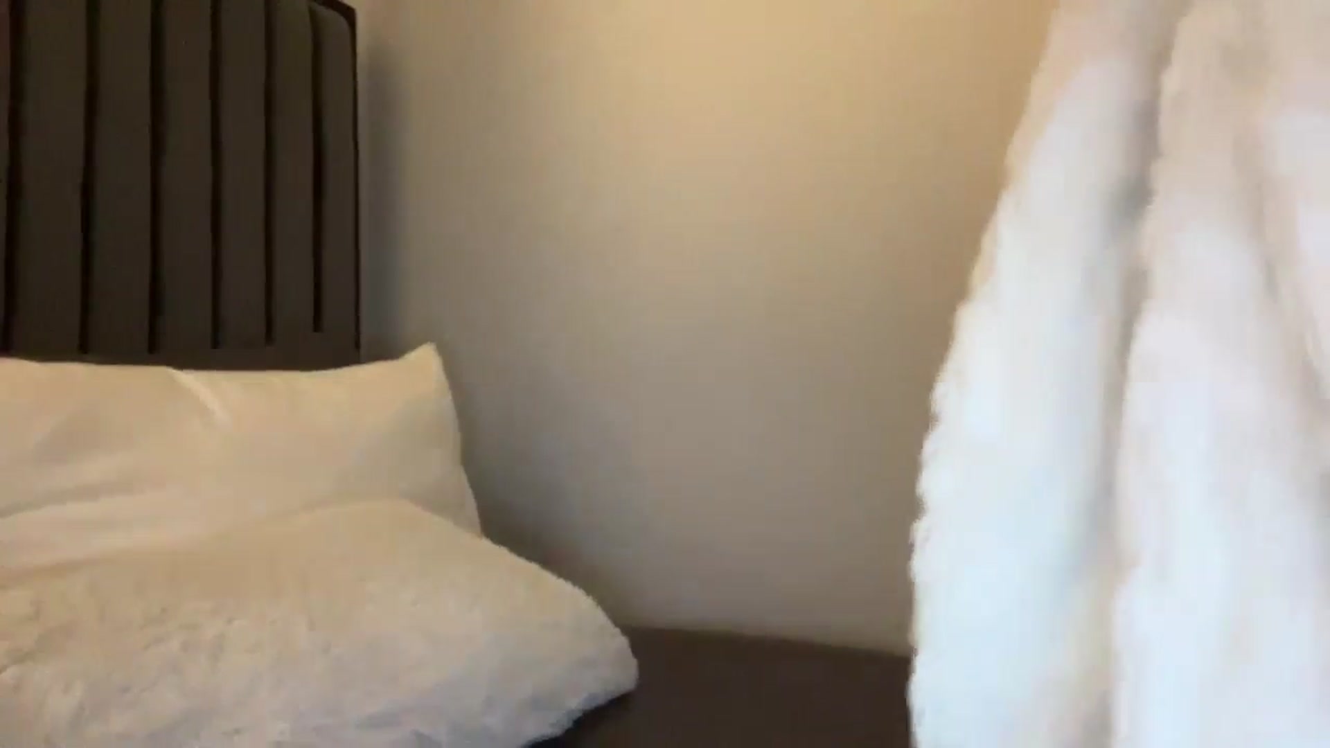 Gallery image thumbnail from MsAkira's myfreecams stream on, 10/18/2024, 03:44 image 11 of 20