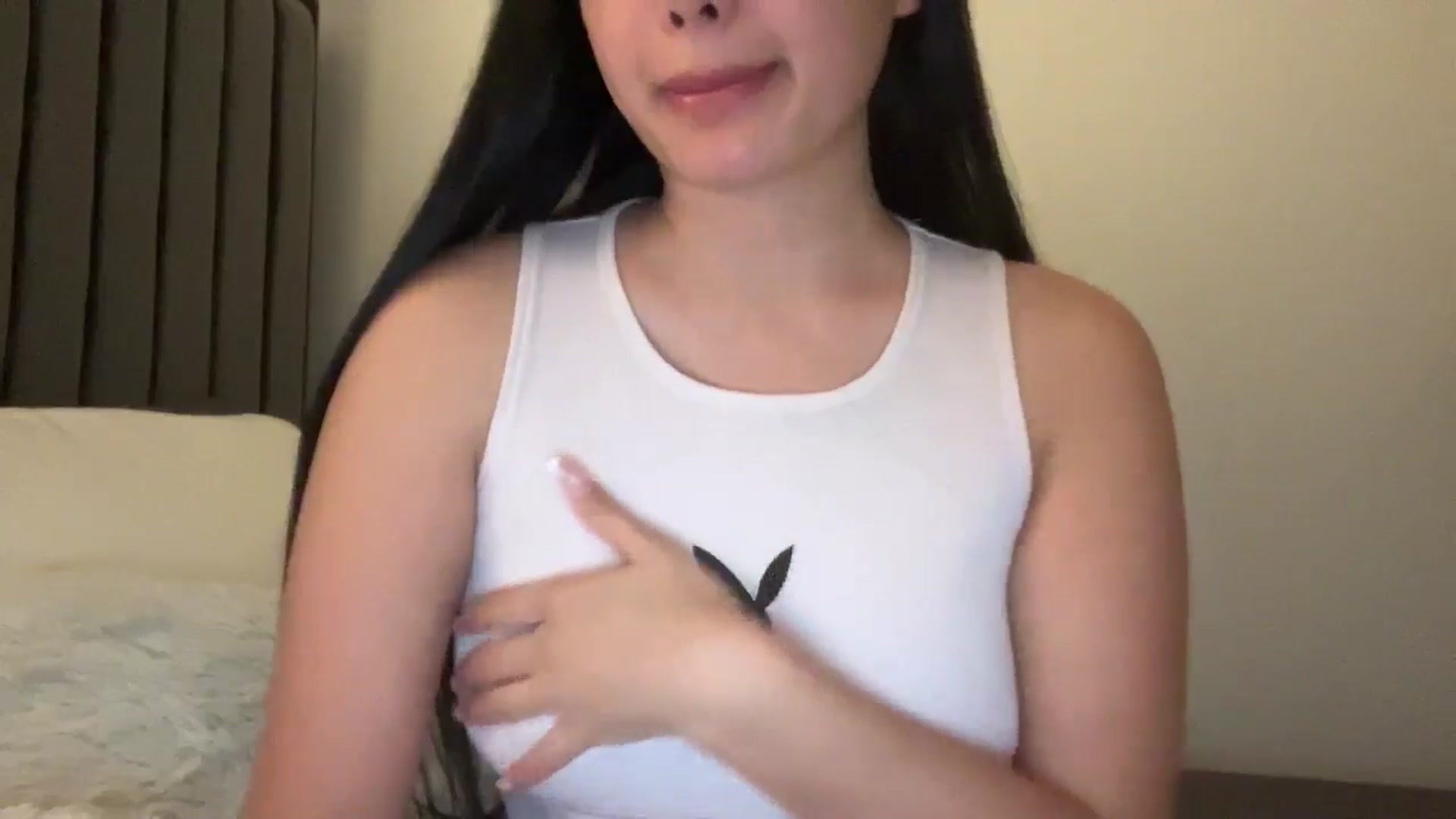 Gallery image thumbnail from MsAkira's myfreecams stream on, 10/20/2024, 15:12 image 13 of 20