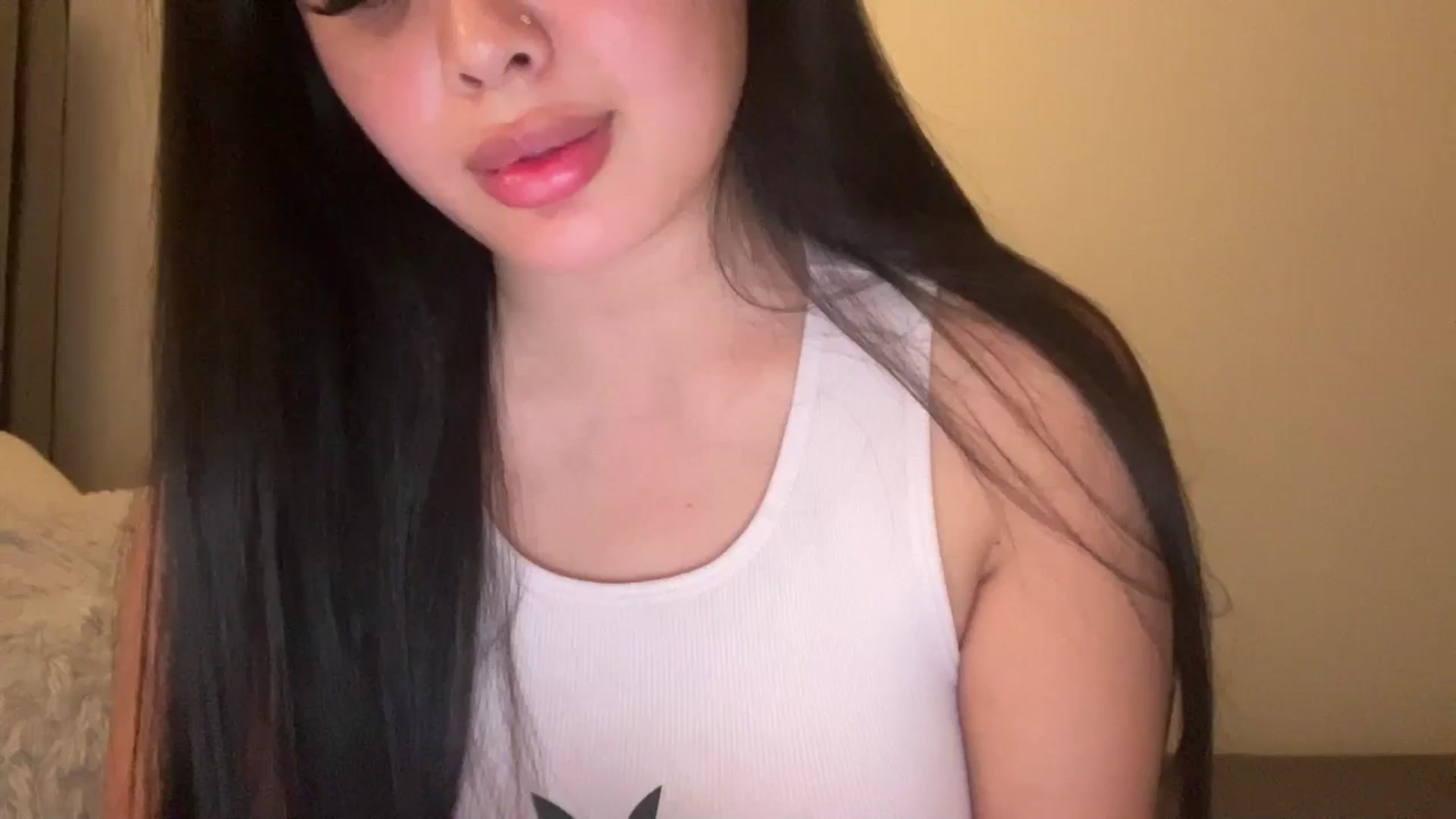 Gallery image thumbnail from MsAkira's myfreecams stream on, 10/21/2024, 03:49 image 20 of 20