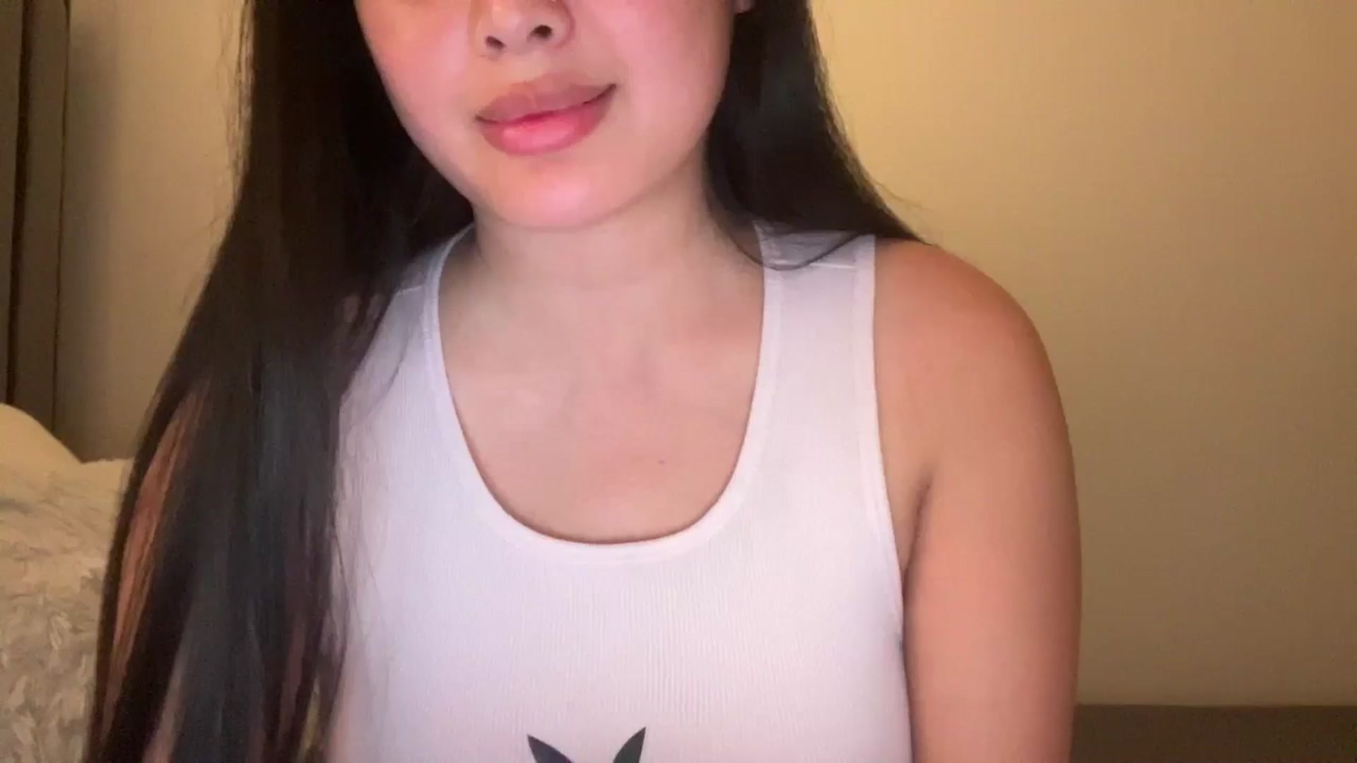 Gallery image thumbnail from MsAkira's myfreecams stream on, 10/21/2024, 03:49 image 16 of 20