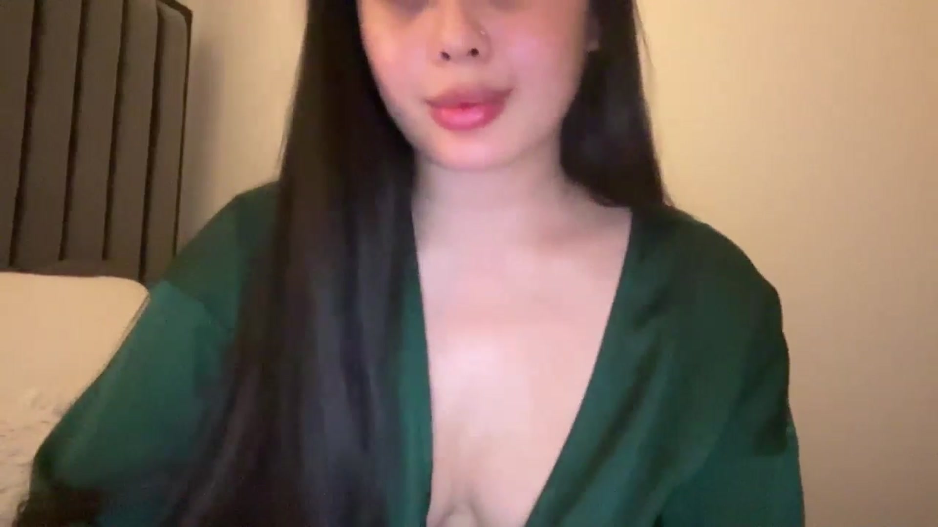Gallery image thumbnail from MsAkira's myfreecams stream on, 10/22/2024, 03:48 image 11 of 20