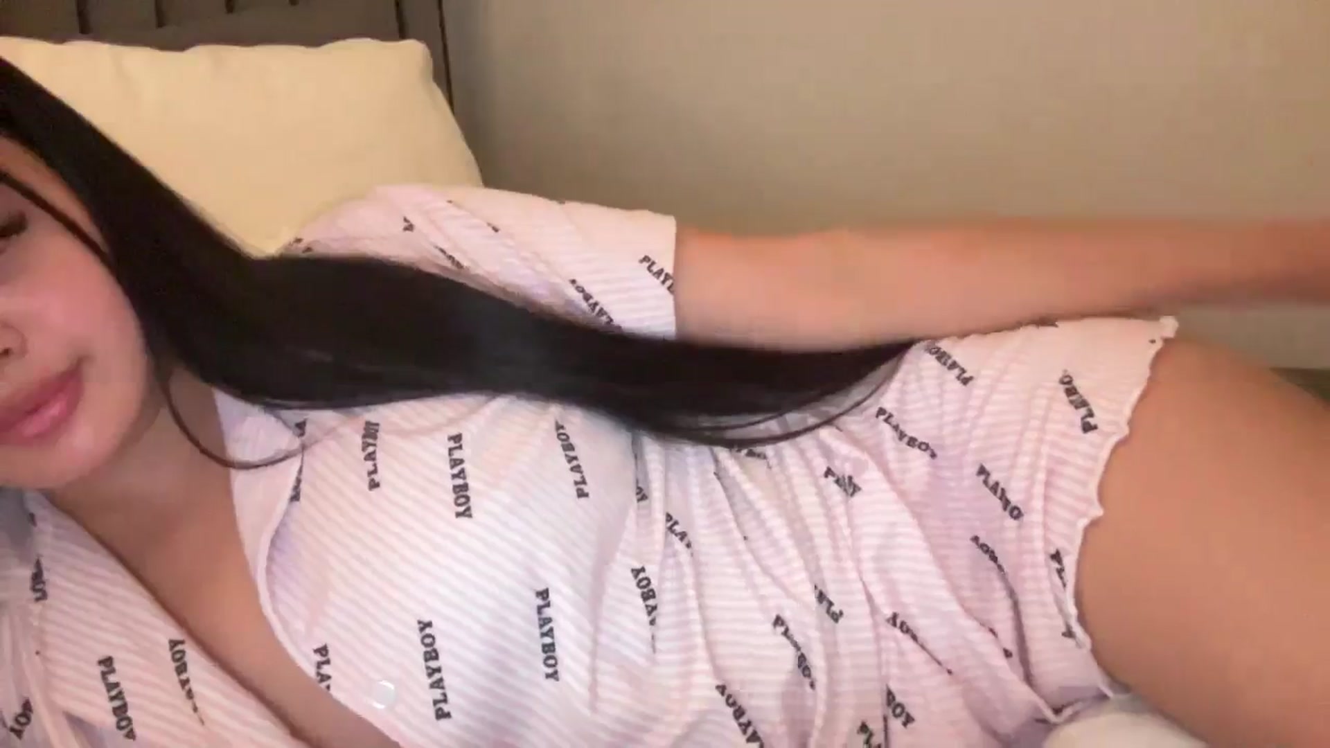 Gallery image thumbnail from MsAkira's myfreecams stream on, 11/12/2024, 18:09 image 10 of 20